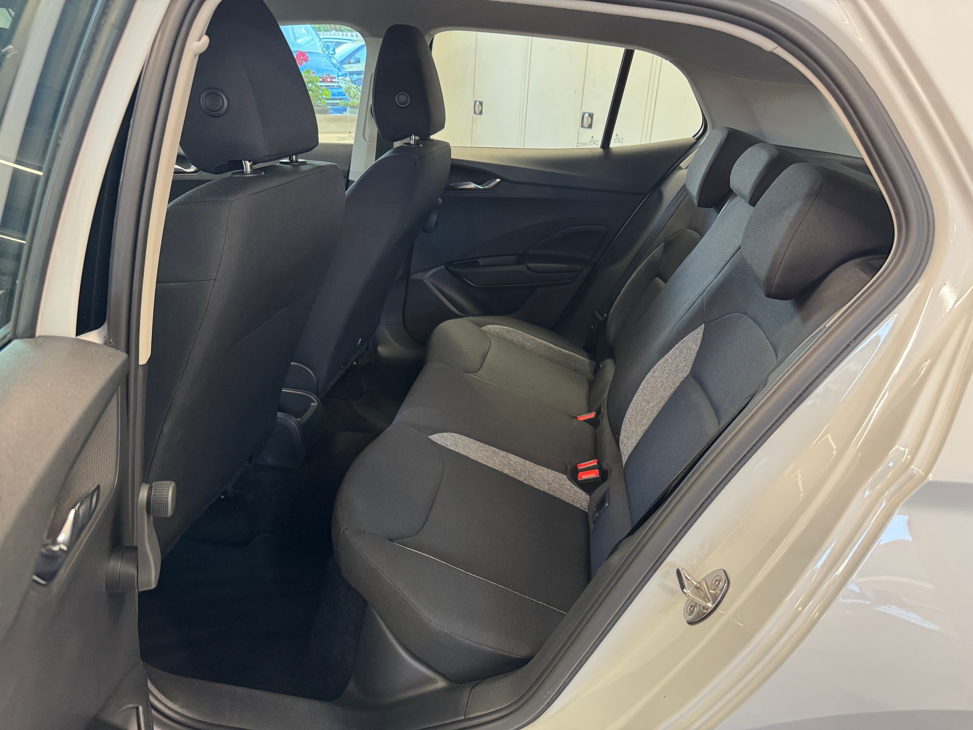 SKODA Fabia 1.0 MPI Active-image-11