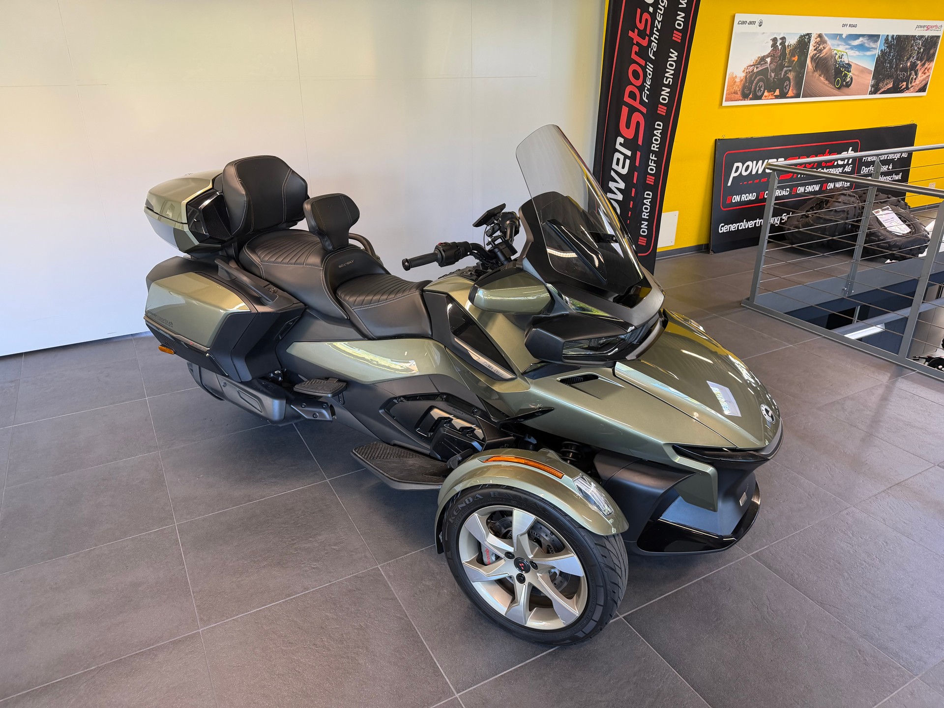 CAN-AM Spyder RT-LTD Sea Sky Edition SE6-image-1