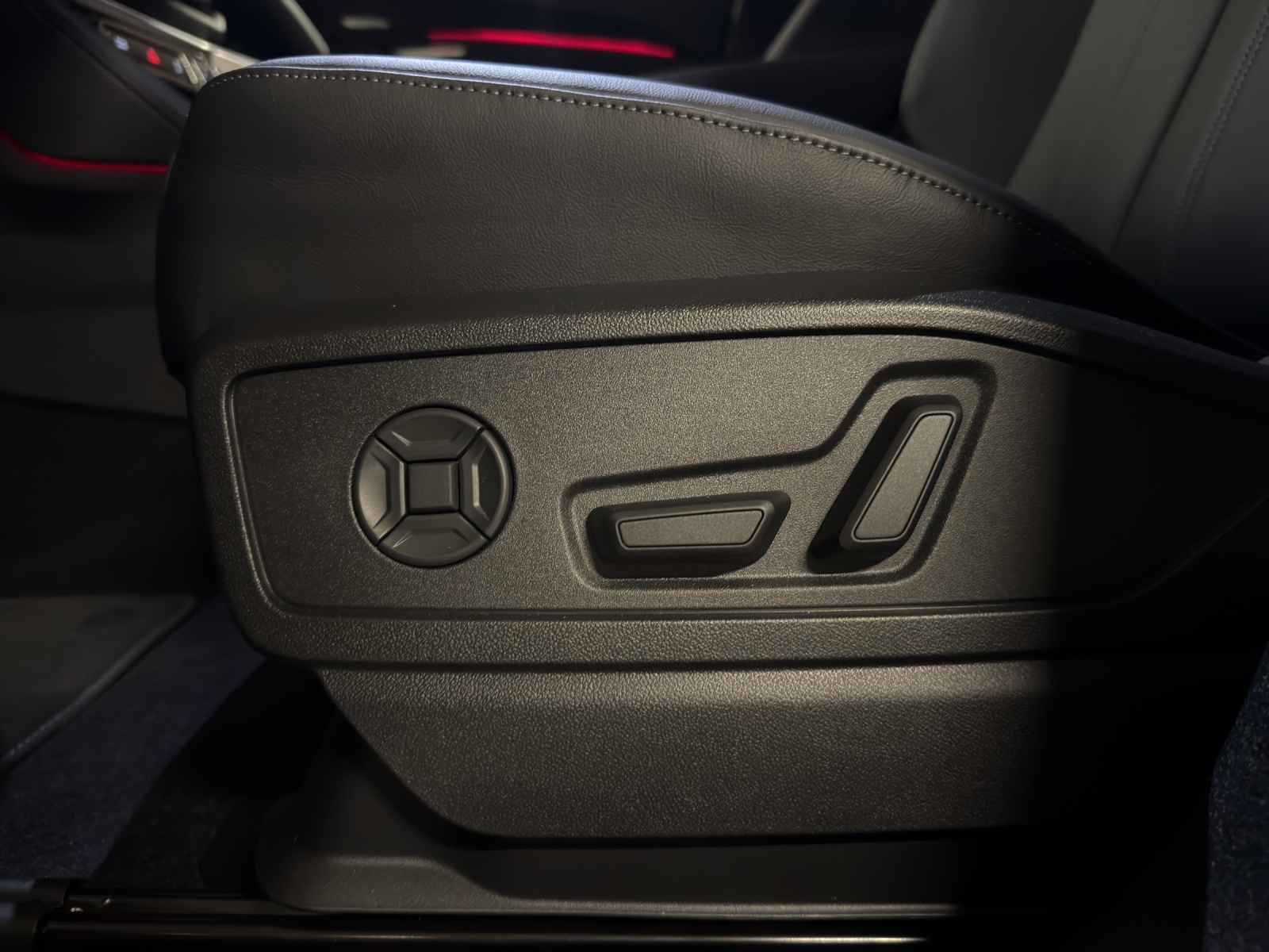 AUDI Q5 TFSI quatto 150 kW S-tronic-image-8