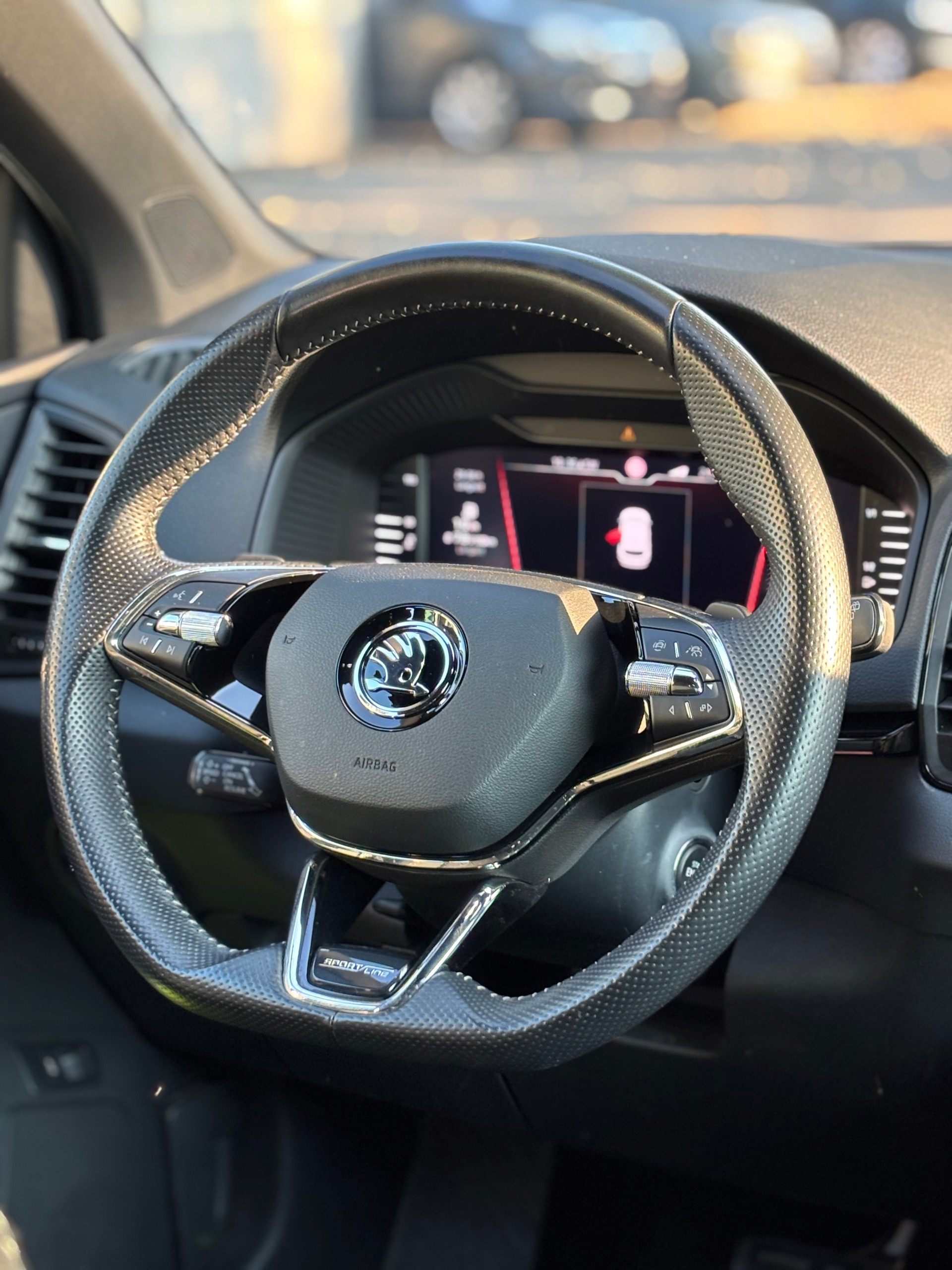 SKODA Karoq 2.0 TSI SportLine 4x4 DSG-image-11
