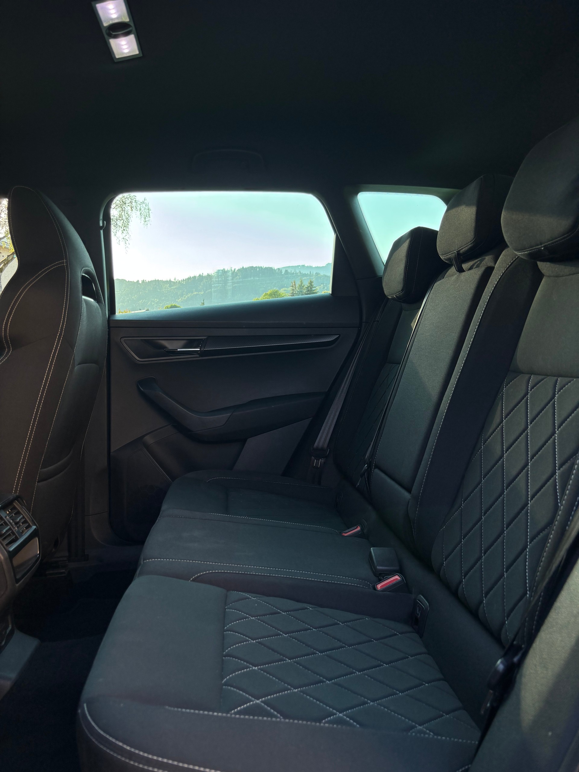 SKODA Karoq 2.0 TSI SportLine 4x4 DSG-image-14
