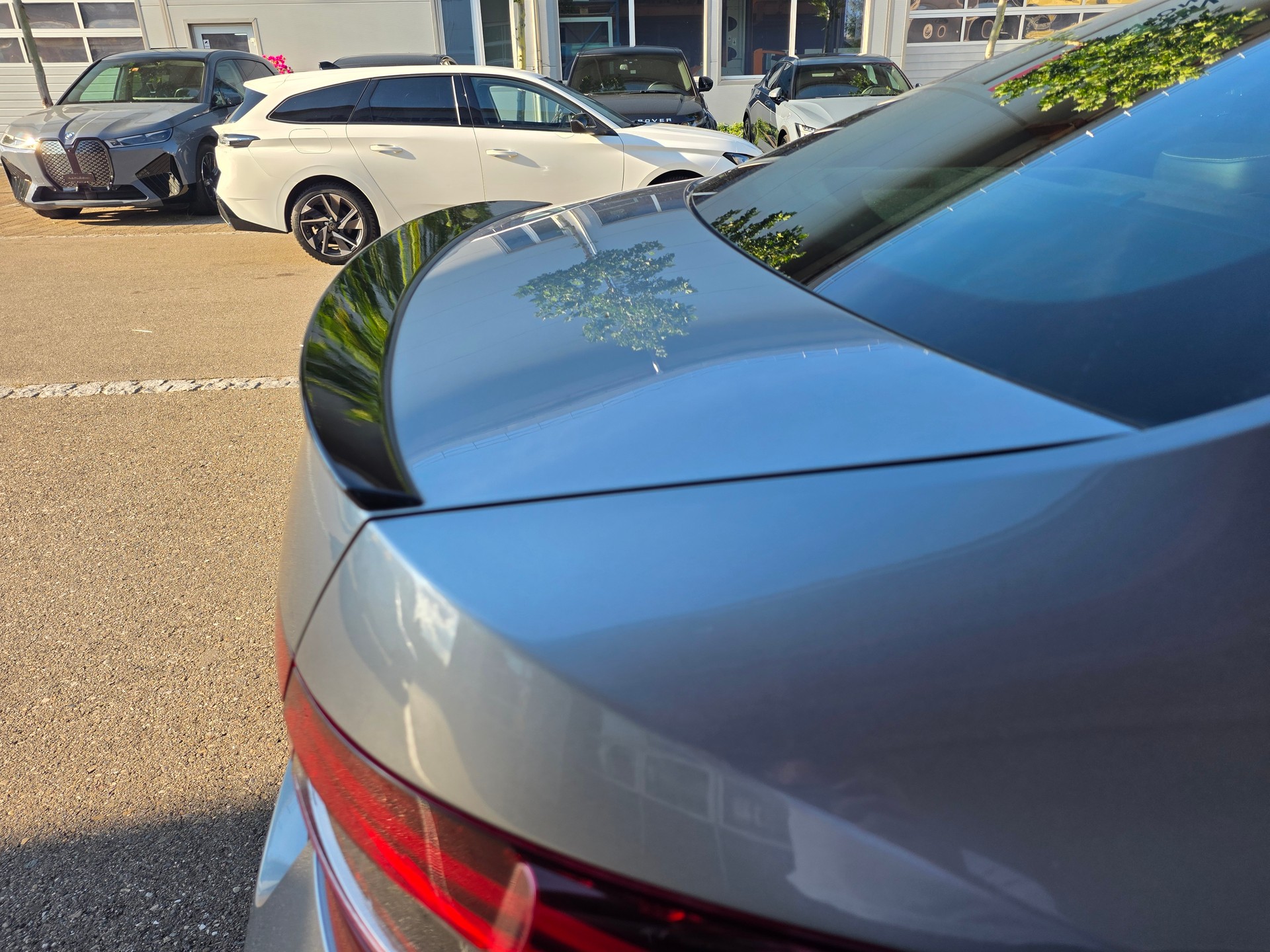 SKODA Superb 2.0 TDi SportLine+ 4x4 DSG ** VOLLAUSSTATTUNG -EL.AHK -APPLE CARPLAY -CANTON SOUND -ASSISTENZ PAKET -KEYLESS -PARK ASSIS.-image-6
