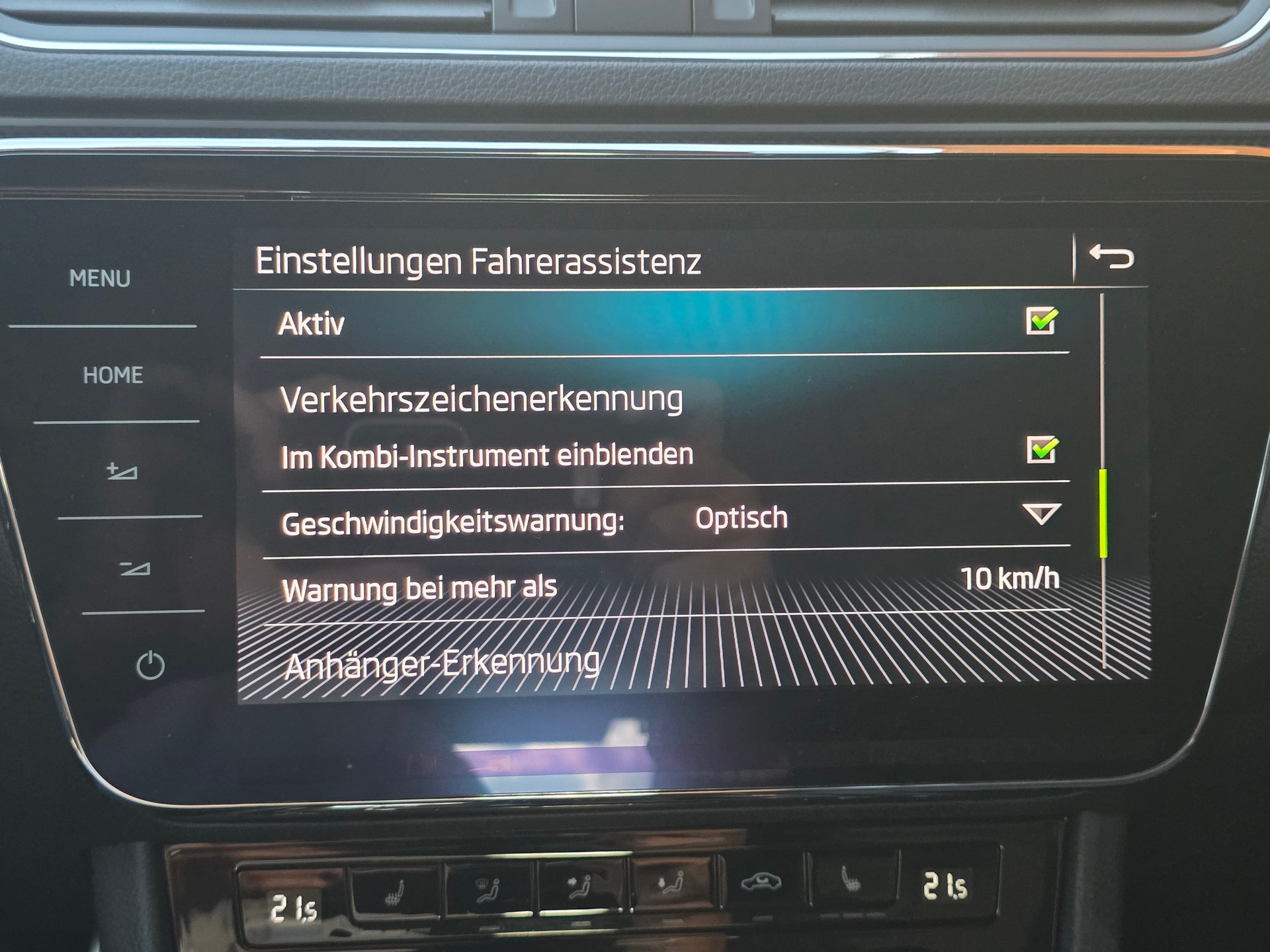 SKODA Superb 2.0 TDi SportLine+ 4x4 DSG ** VOLLAUSSTATTUNG -EL.AHK -APPLE CARPLAY -CANTON SOUND -ASSISTENZ PAKET -KEYLESS -PARK ASSIS.-image-28