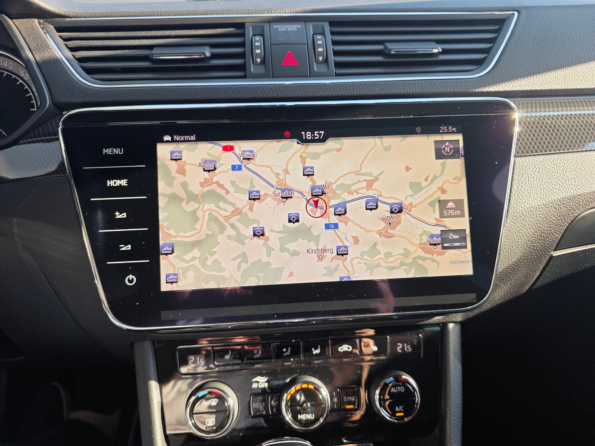 SKODA Superb 2.0 TDi SportLine+ 4x4 DSG ** VOLLAUSSTATTUNG -EL.AHK -APPLE CARPLAY -CANTON SOUND -ASSISTENZ PAKET -KEYLESS -PARK ASSIS.-image-15