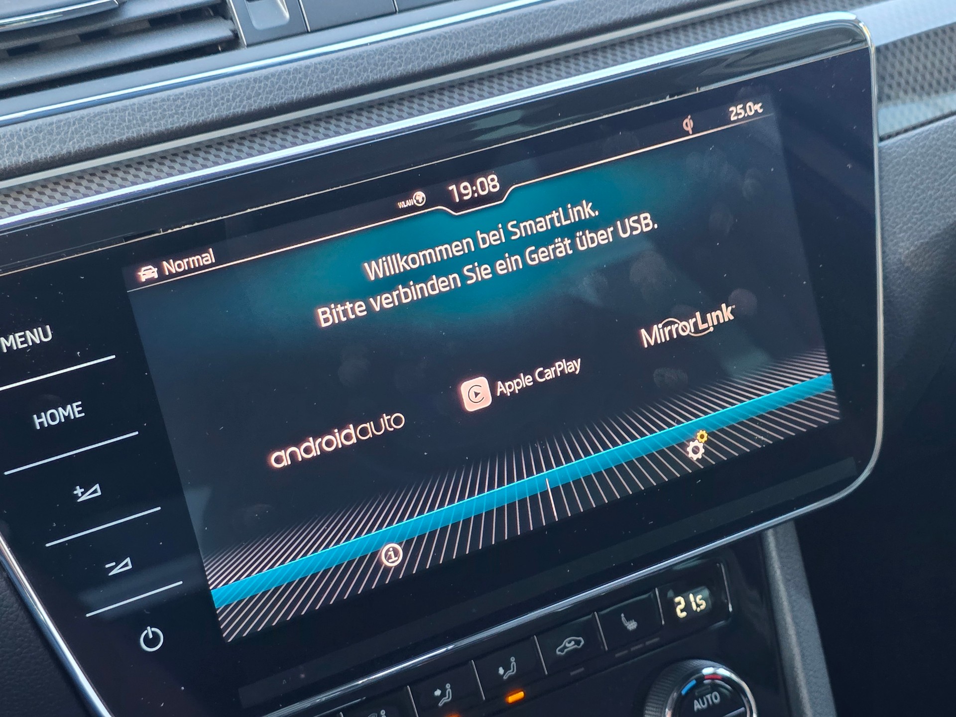 SKODA Superb 2.0 TDi SportLine+ 4x4 DSG ** VOLLAUSSTATTUNG -EL.AHK -APPLE CARPLAY -CANTON SOUND -ASSISTENZ PAKET -KEYLESS -PARK ASSIS.-image-13