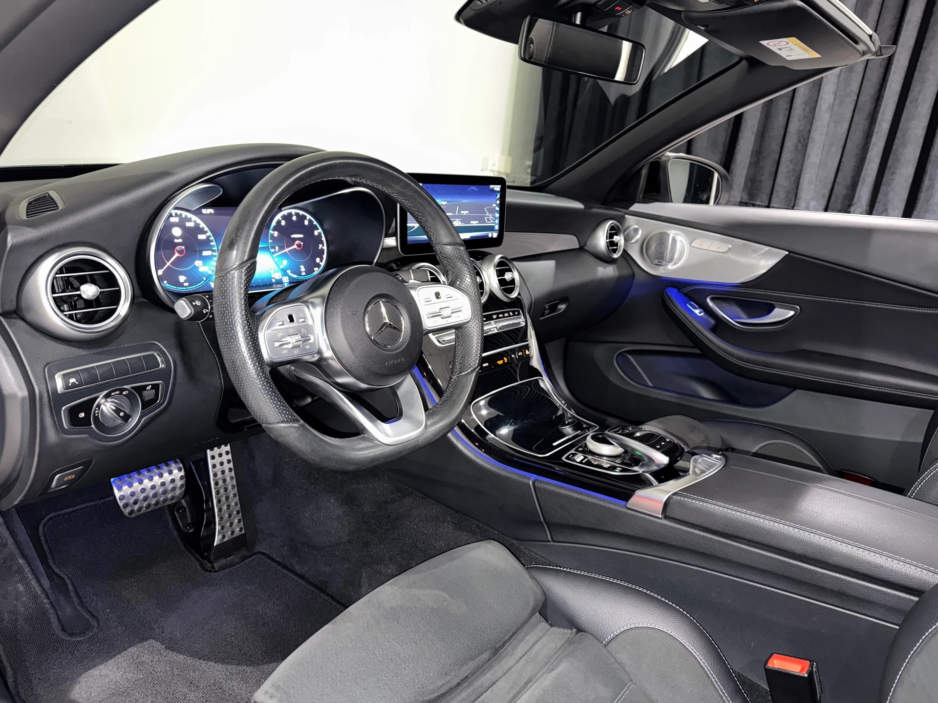 MERCEDES-BENZ MERCEDES-BENZ C 300 AMG Line Cabriolet 9G-Tronic | CH |-image-16