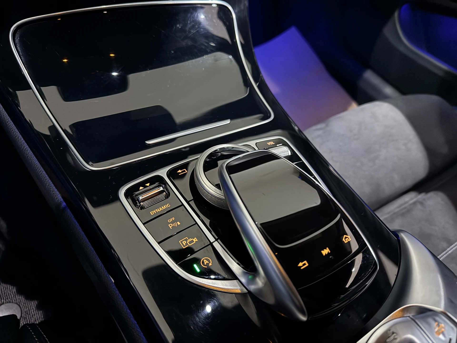 MERCEDES-BENZ MERCEDES-BENZ C 300 AMG Line Cabriolet 9G-Tronic | CH |-image-21