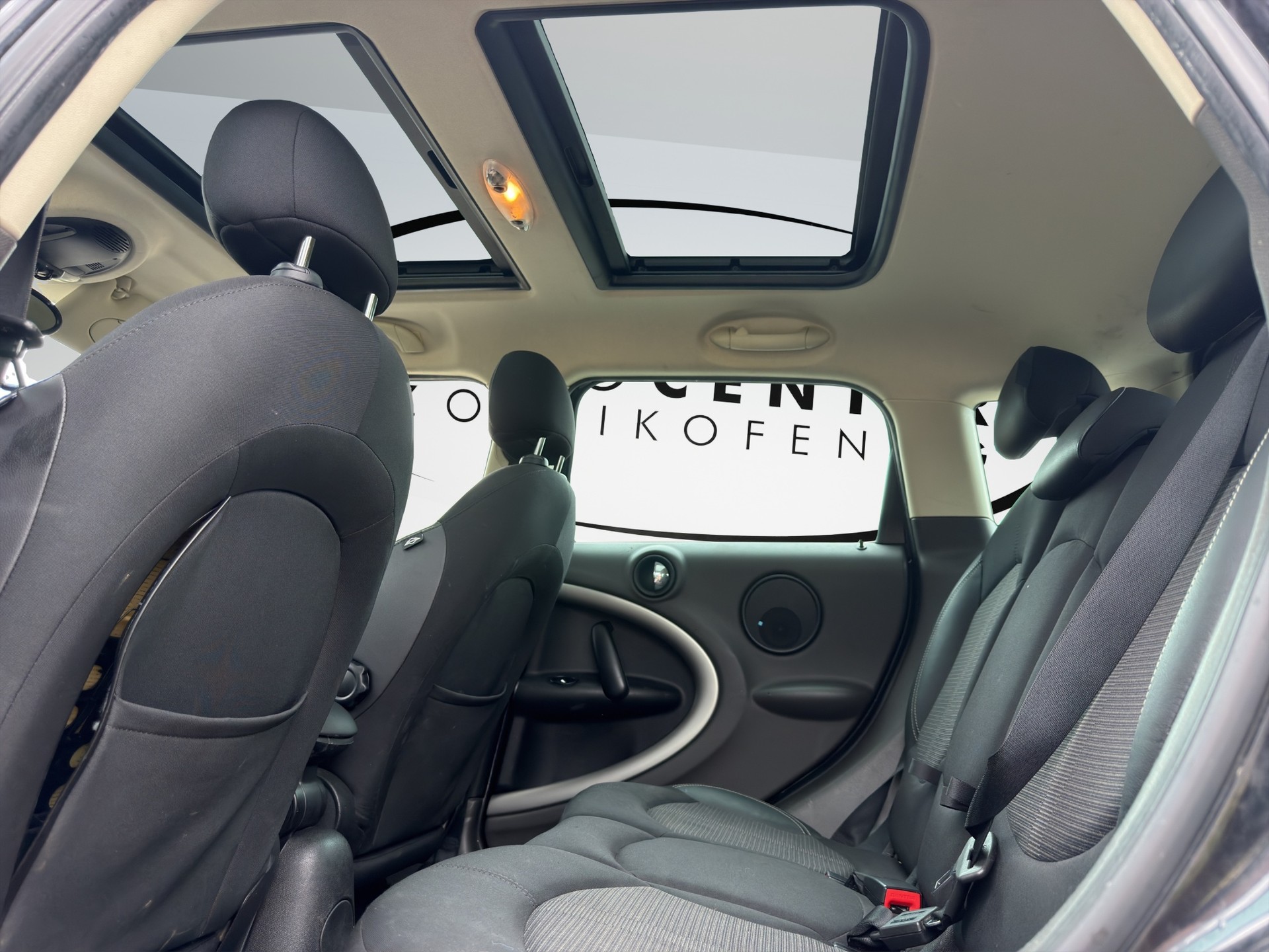 MINI Countryman Cooper FWD Steptronic-image-11