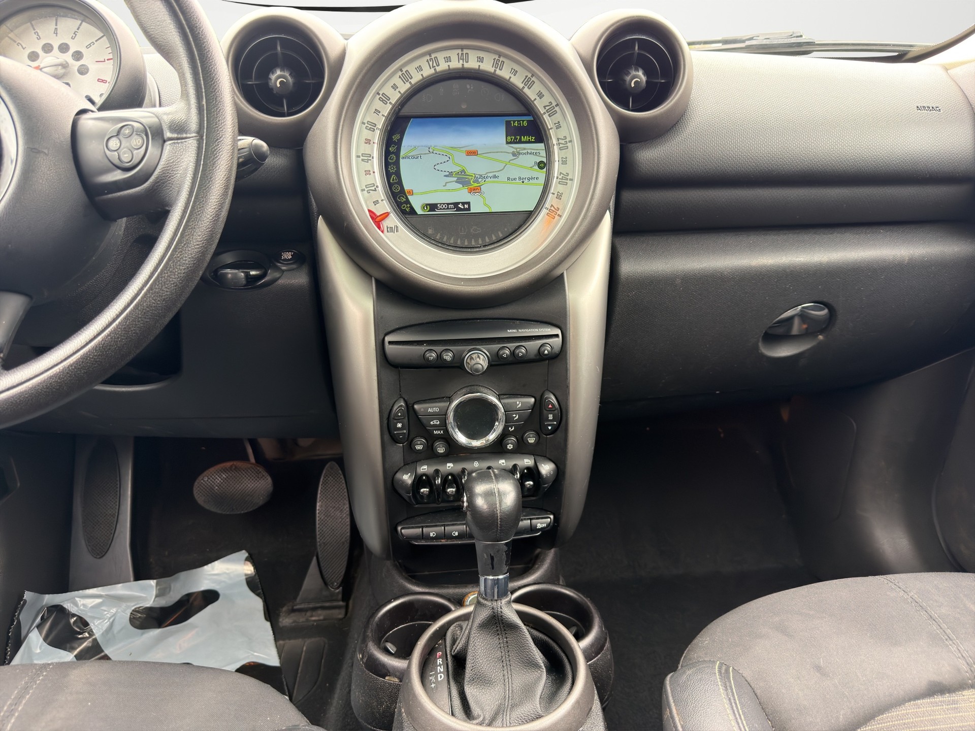 MINI Countryman Cooper FWD Steptronic-image-13