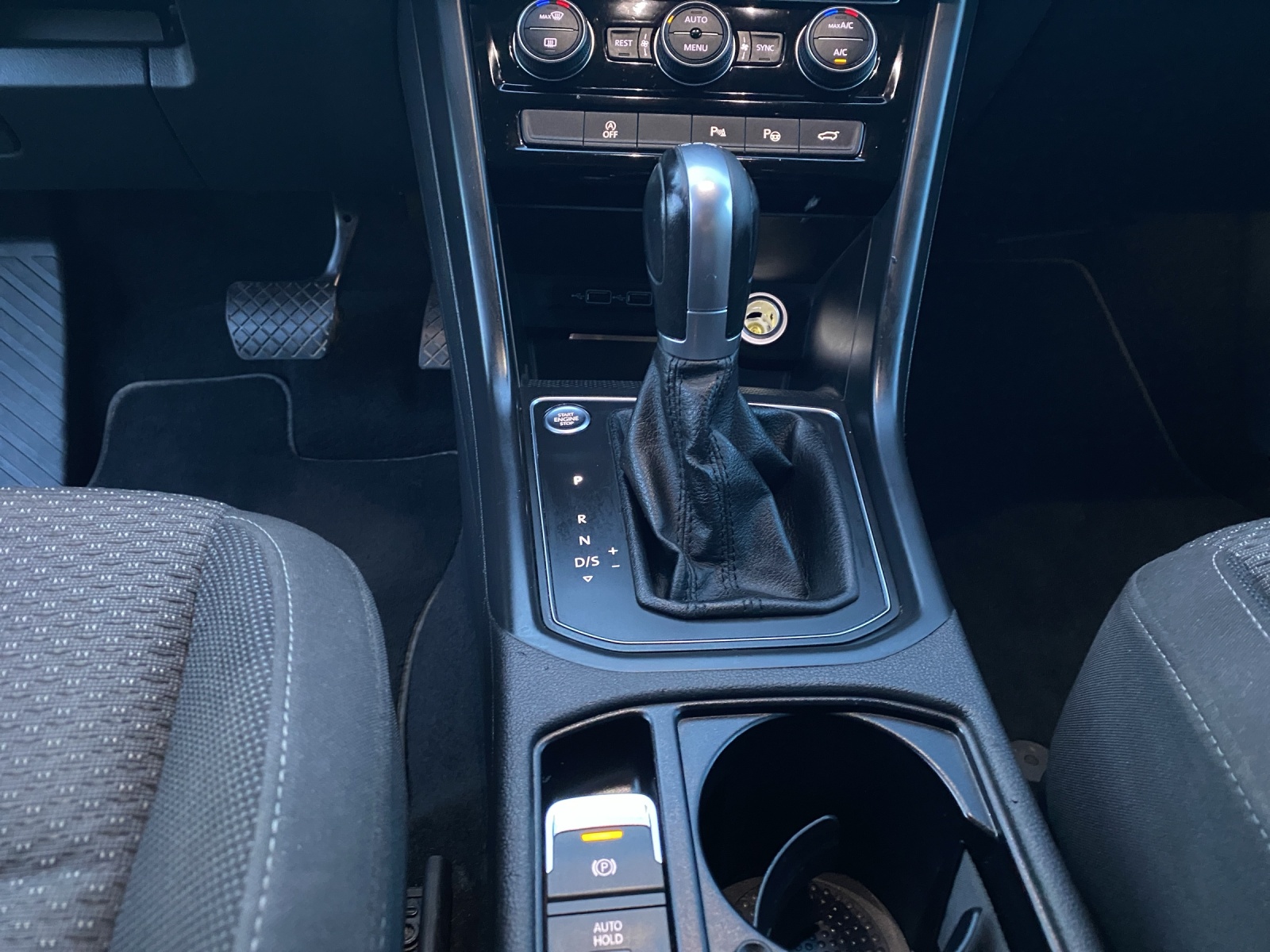 VW Touran 1.5 Benzin TSI 150-PS DSG-Automat 7-Plätzer Frisch MFK & ab Service Schweizer Fahrzeug aus erster Schweizer Hand-image-13