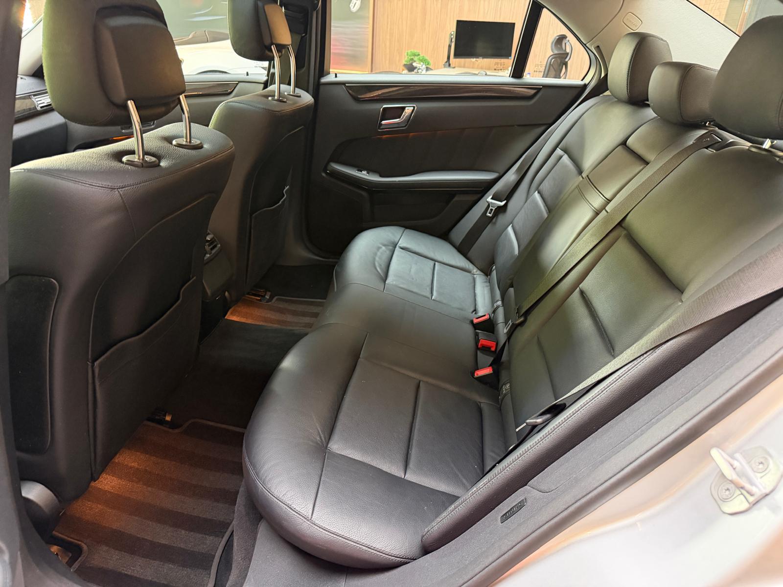 MERCEDES-BENZ E 250 CDI BlueEF-image-18