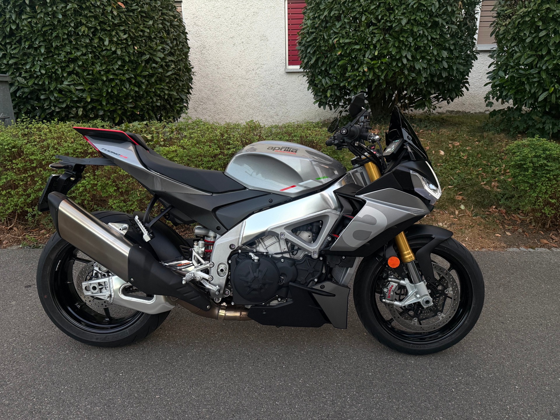 APRILIA Tuono V4 1100-image-9