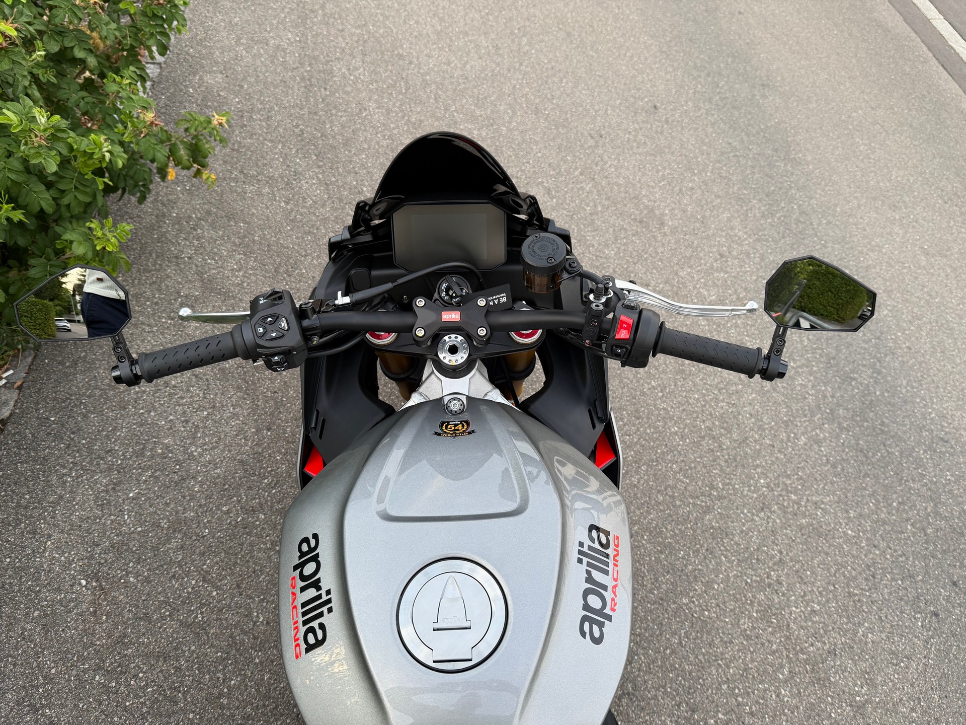 APRILIA Tuono V4 1100-image-13