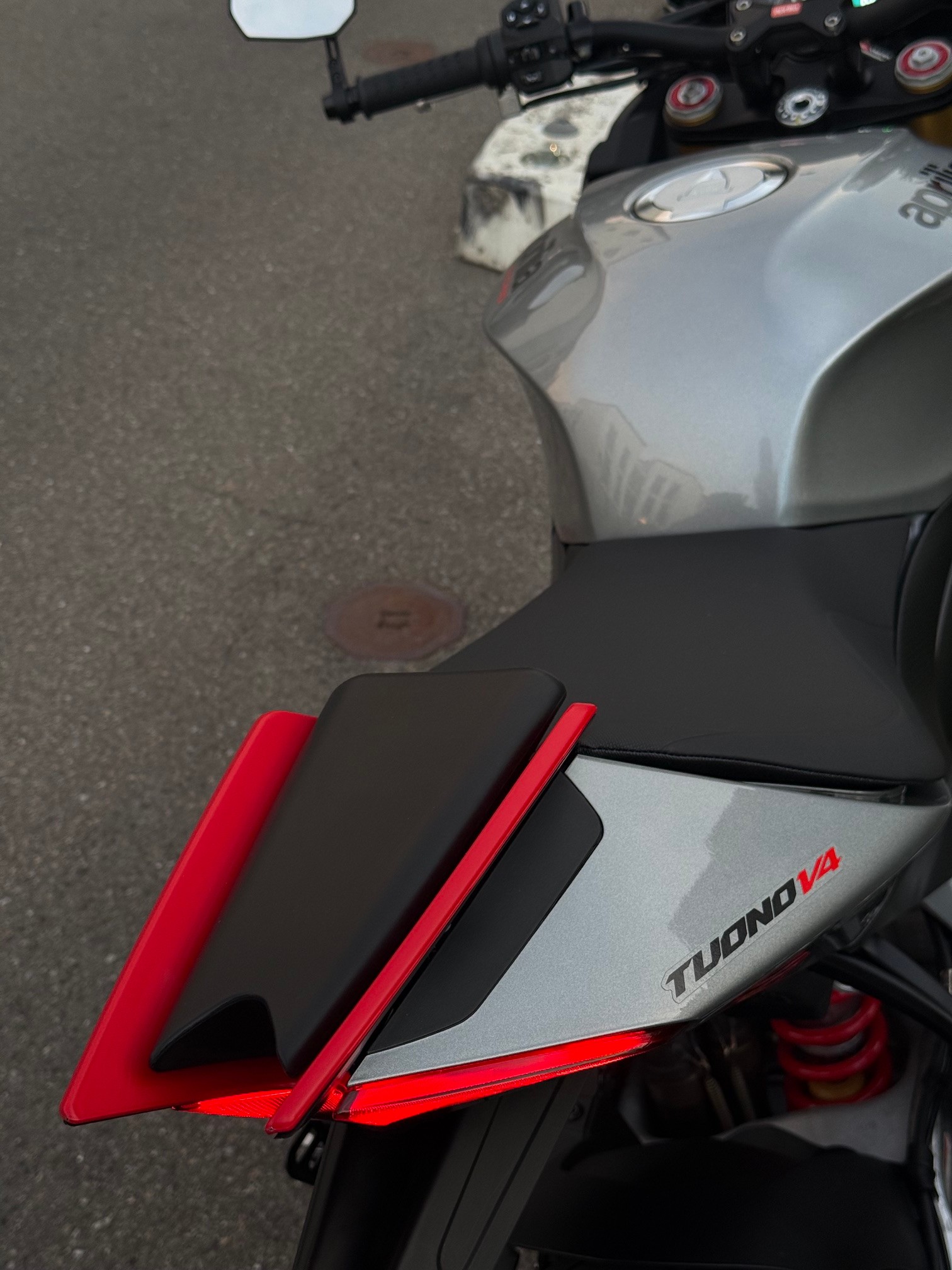 APRILIA Tuono V4 1100-image-12