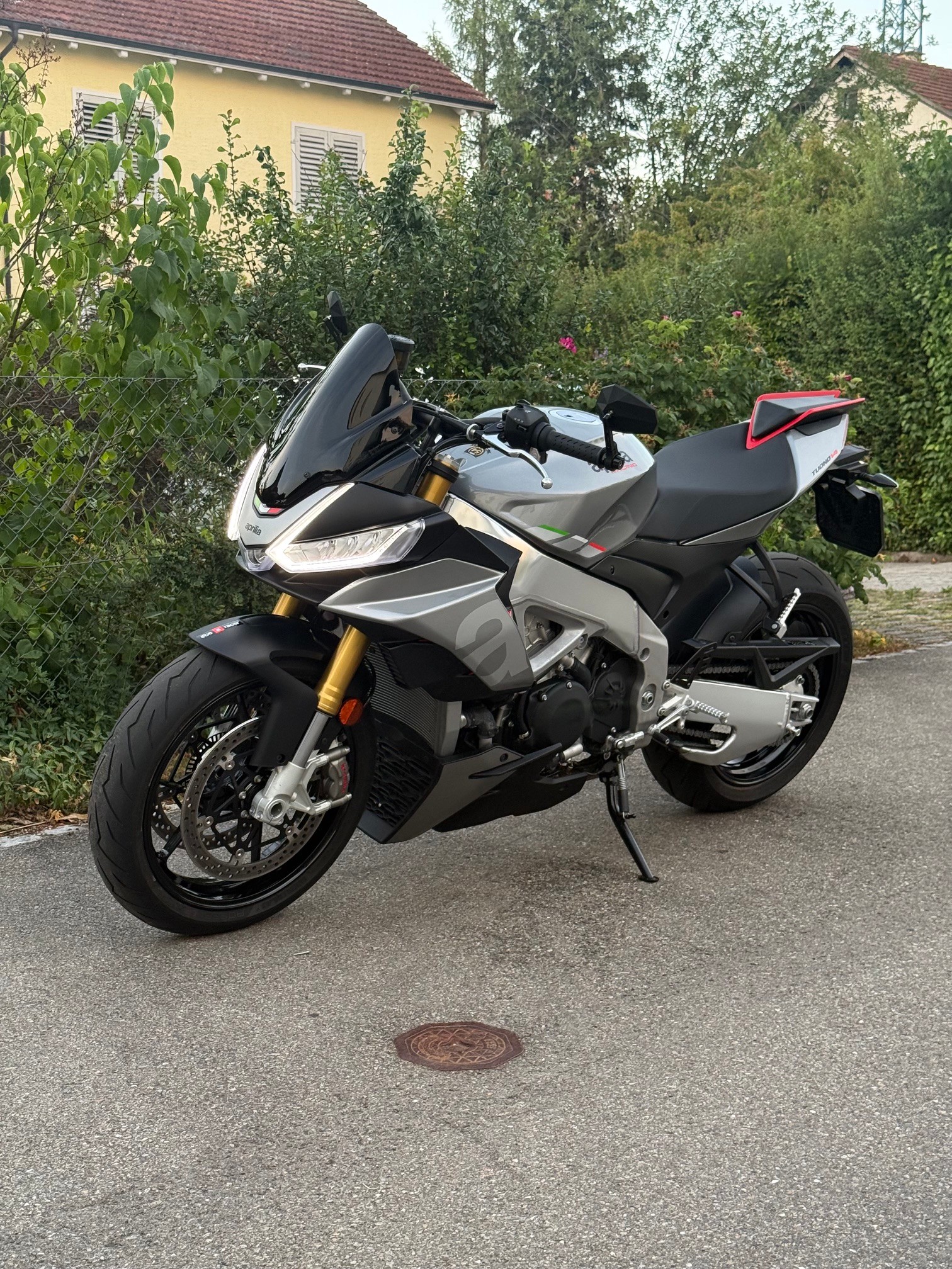APRILIA Tuono V4 1100-image-10