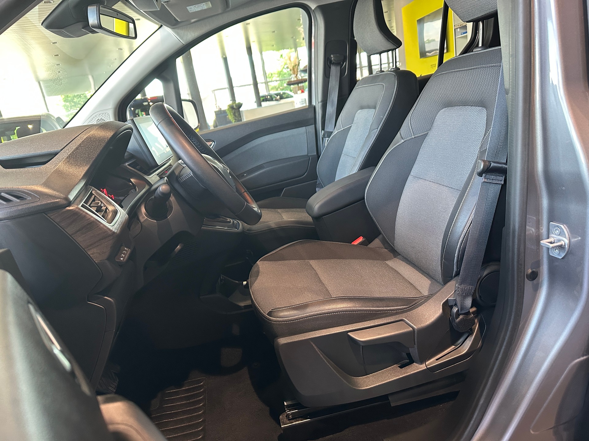 RENAULT Kangoo 1.3 TCe 130 PF Techno-image-9