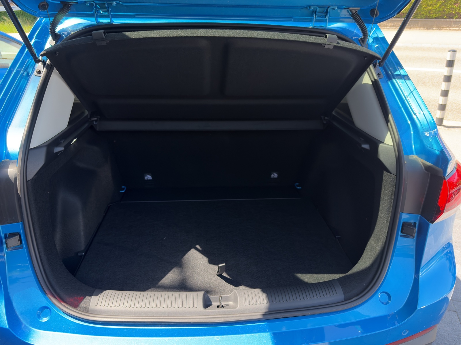 MG ZS 1.5 Hybrid+ Luxury-image-6