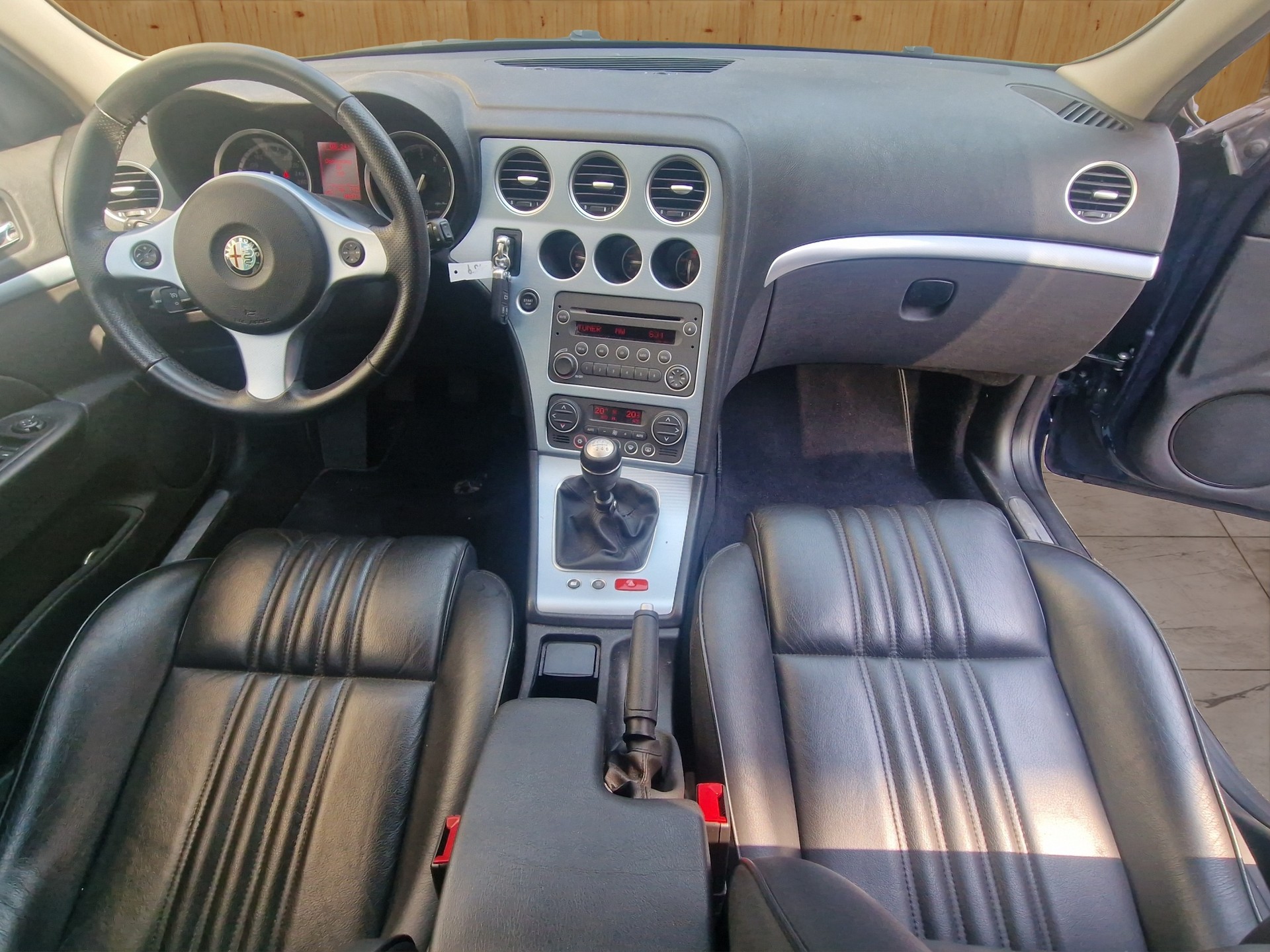 ALFA ROMEO 159 Sportwagon 3.2 JTS Q4 TI-image-8