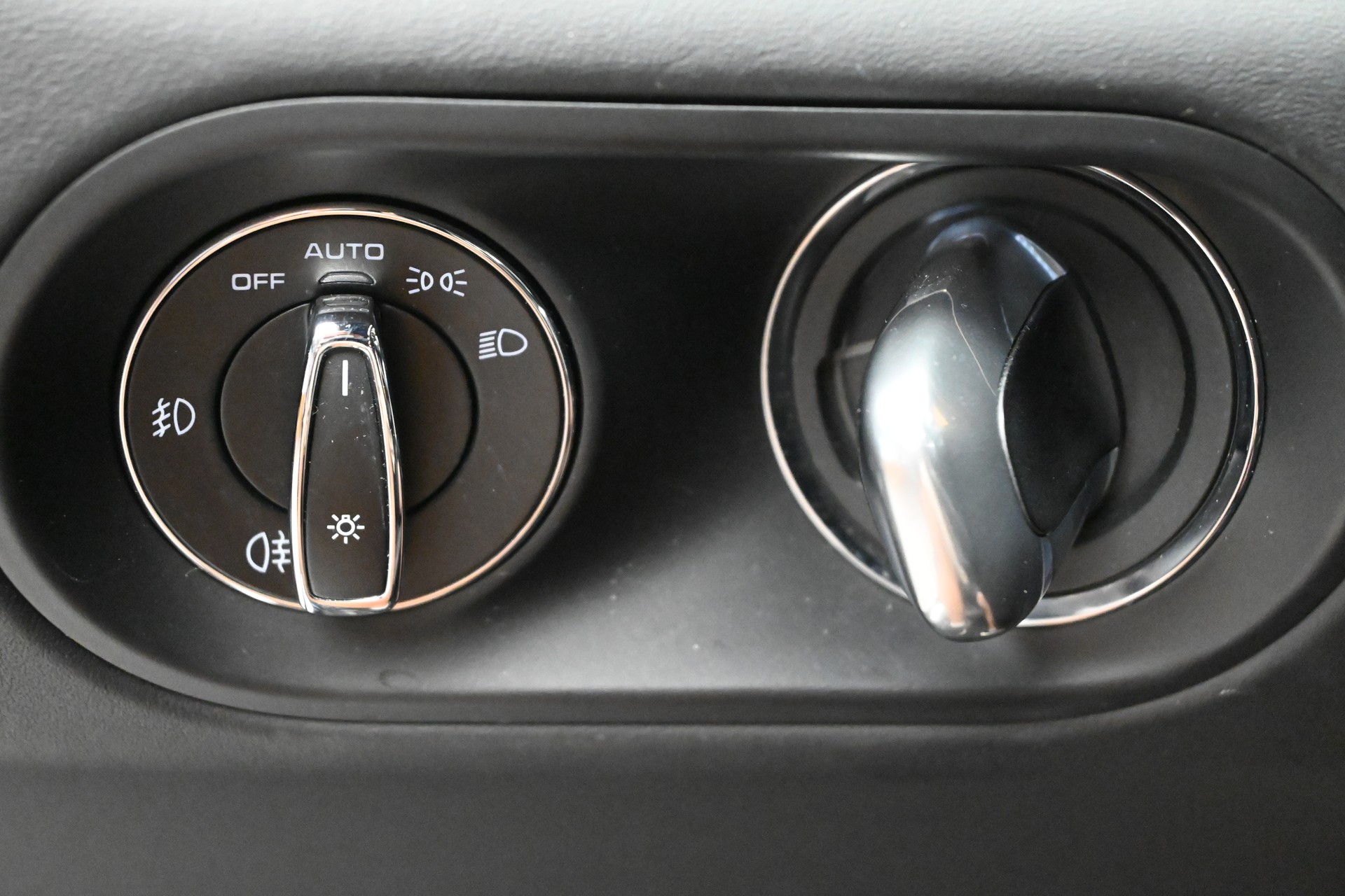 PORSCHE Macan 3.6 V6 Turbo-image-13