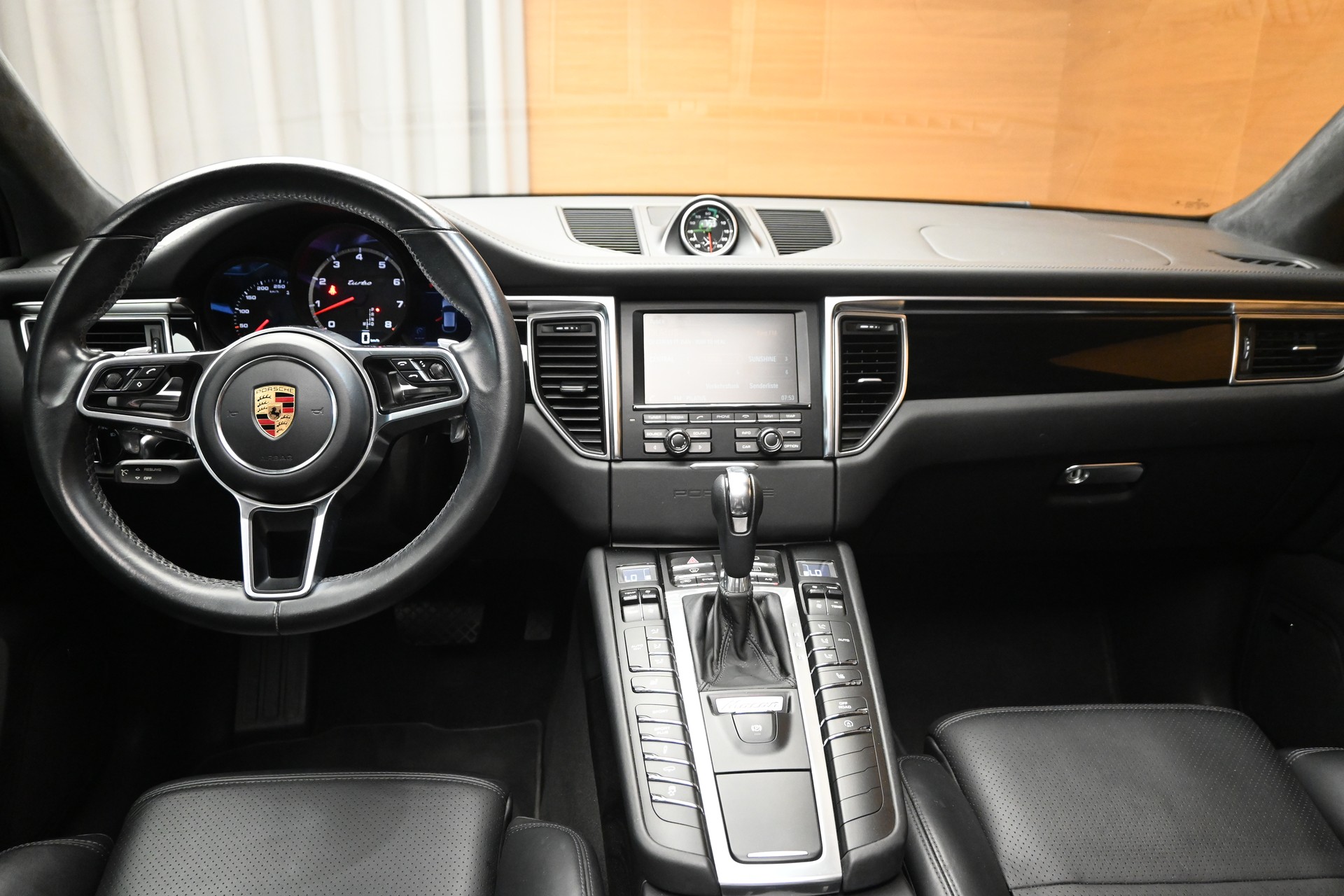 PORSCHE Macan 3.6 V6 Turbo-image-8