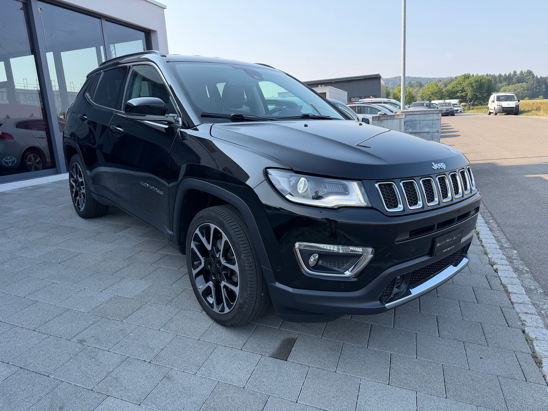 JEEP Compass 1.4 Turbo S AWD 9ATX-showroom-element-1