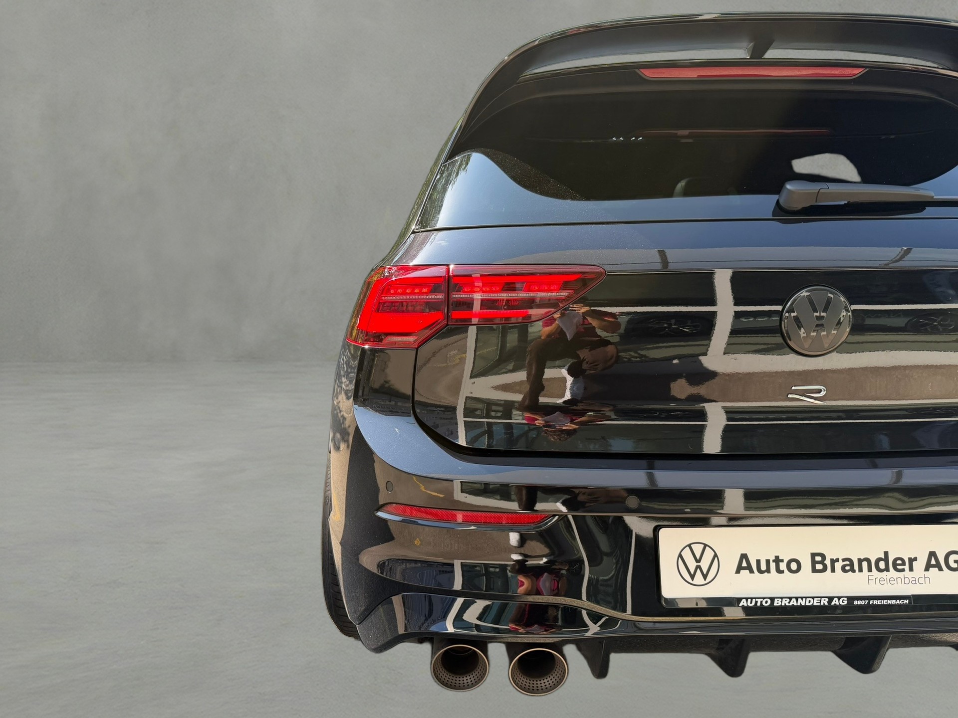 VW Golf 2.0 TSI R DSG 4Motion R Performance-image-28