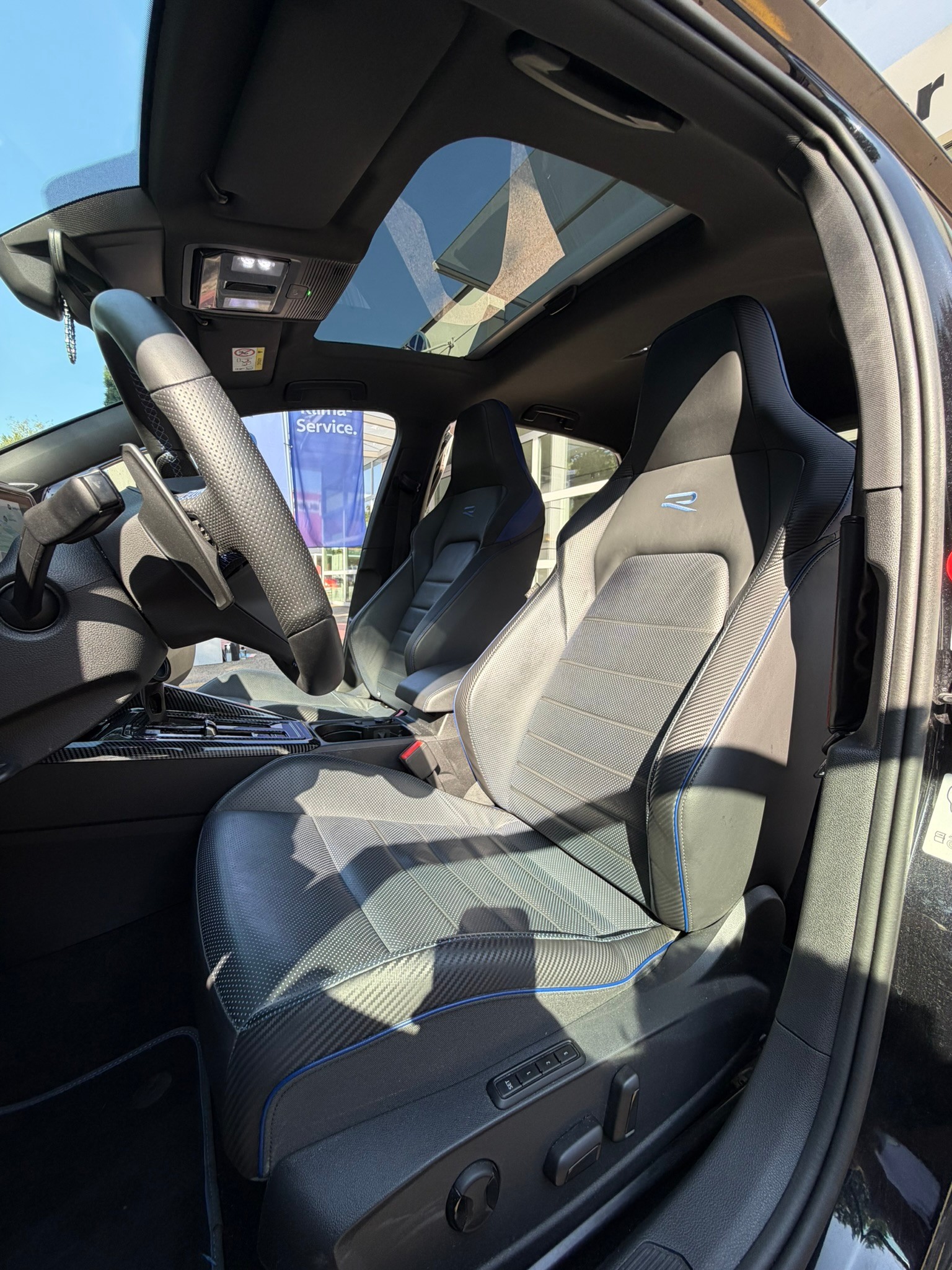 VW Golf 2.0 TSI R DSG 4Motion R Performance-image-10