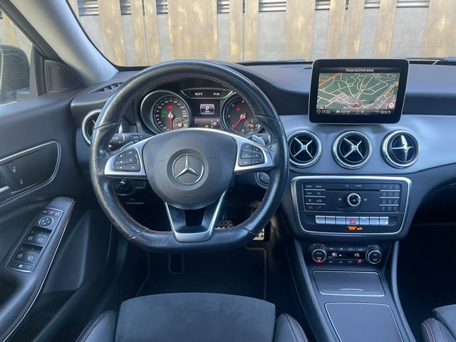 MERCEDES-BENZ CLA 200d AMG Line 7G-DCT-image-21
