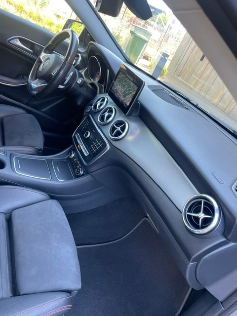 MERCEDES-BENZ CLA 200d AMG Line 7G-DCT-image-26