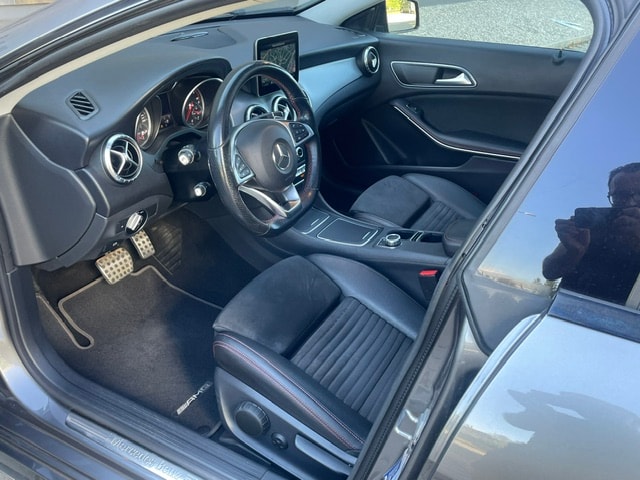 MERCEDES-BENZ CLA 200d AMG Line 7G-DCT-image-17