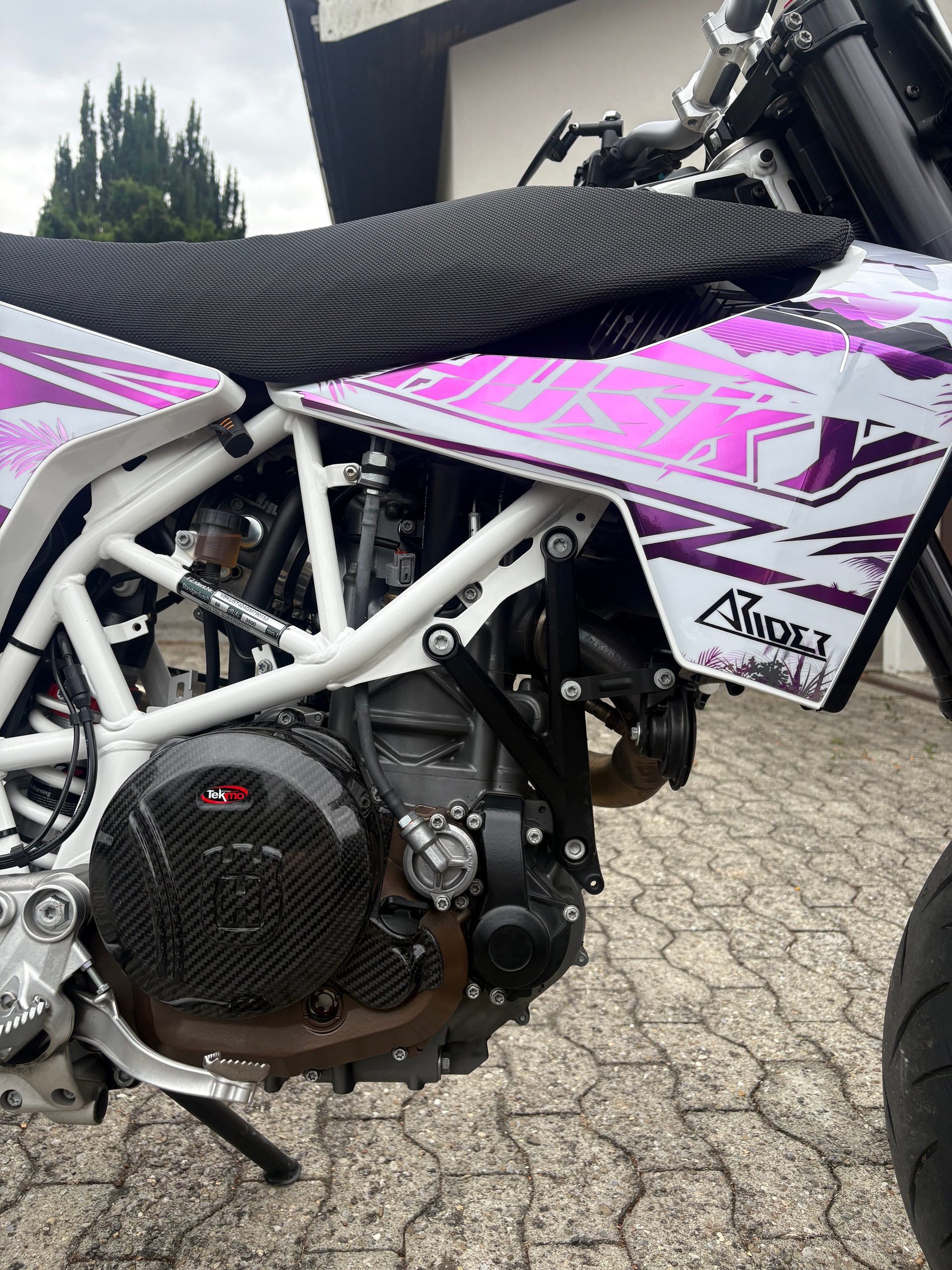 HUSQVARNA 701 Supermoto-image-7