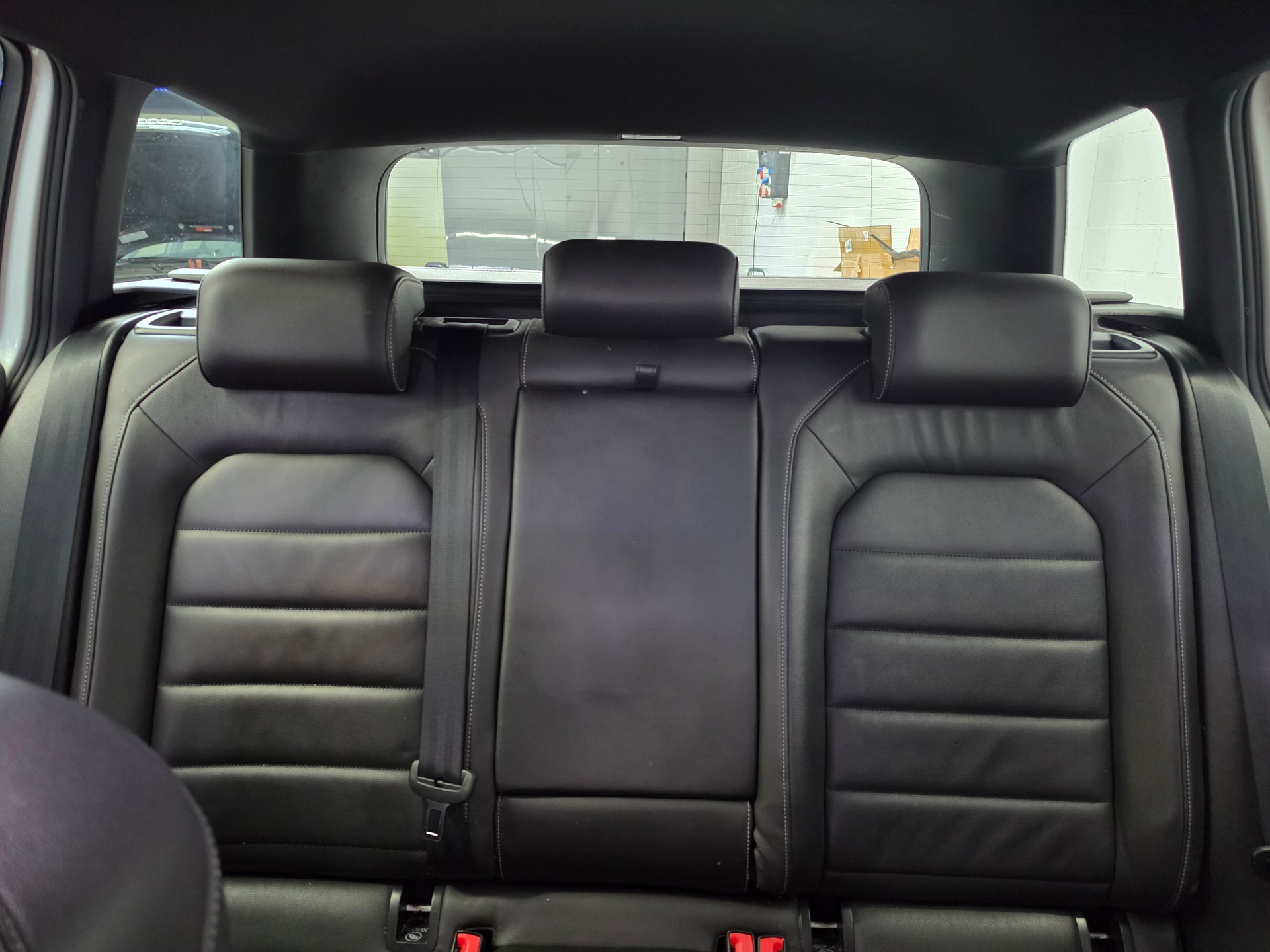 VW Golf Variant 2.0 TSI R 4 Motion DSG-image-14