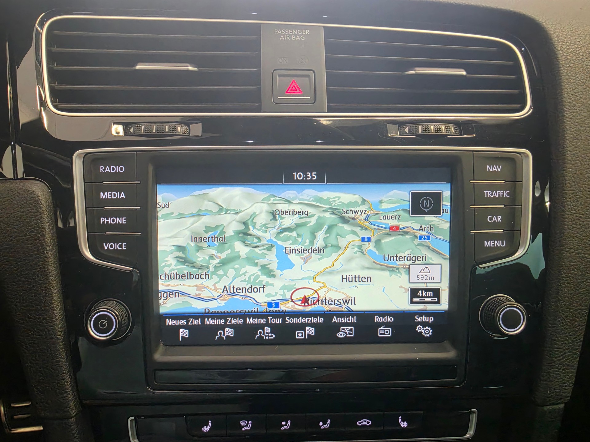 VW Golf Variant 2.0 TSI R 4 Motion DSG-image-6