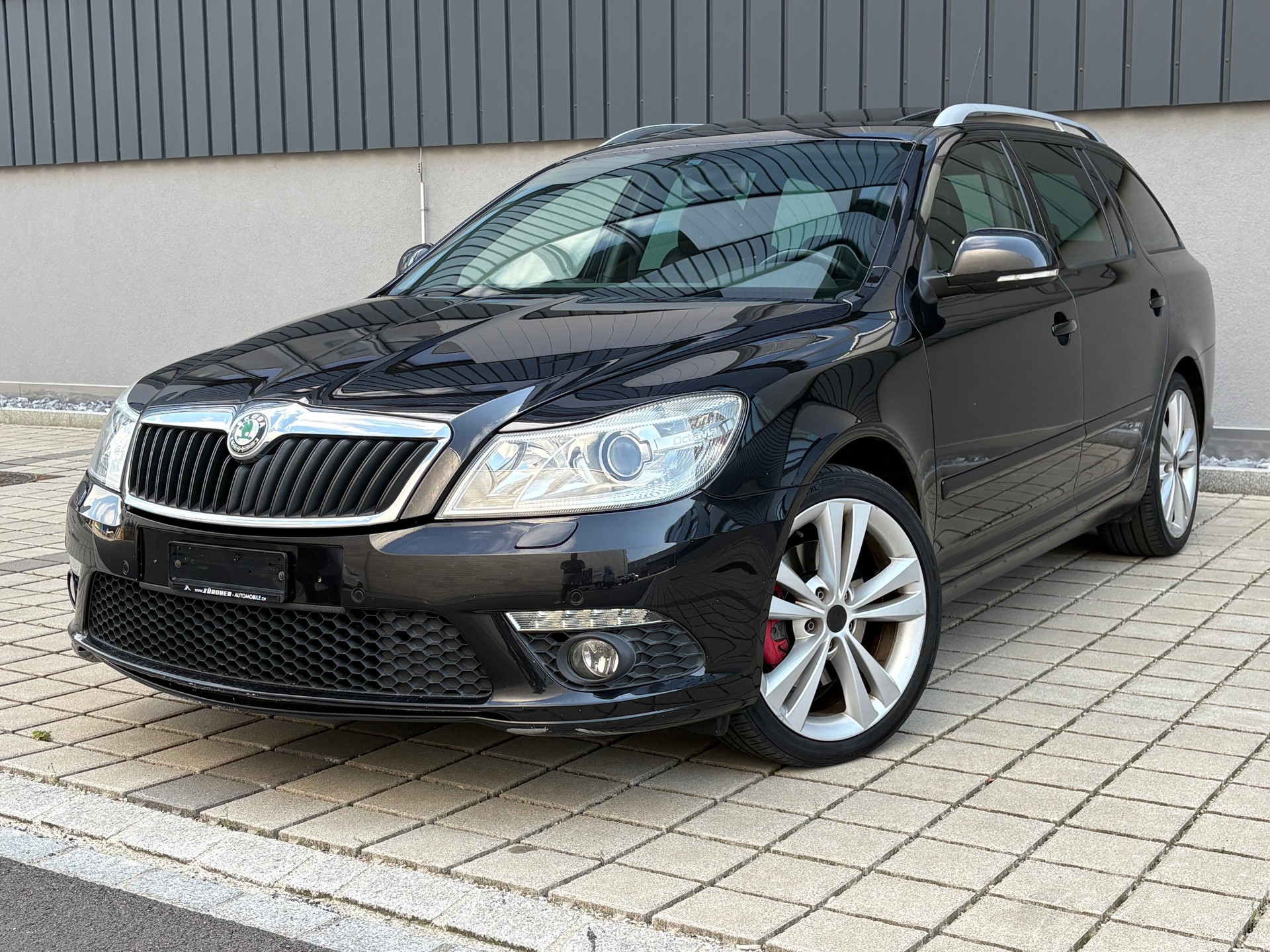 SKODA Octavia Combi 2.0 TSI RS DSG Frisch ab MFK und Service