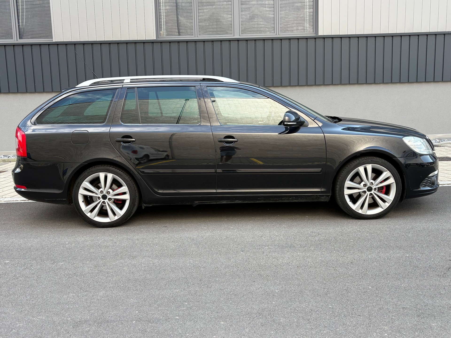 SKODA Octavia Combi 2.0 TSI RS DSG Frisch ab MFK und Service-image-4