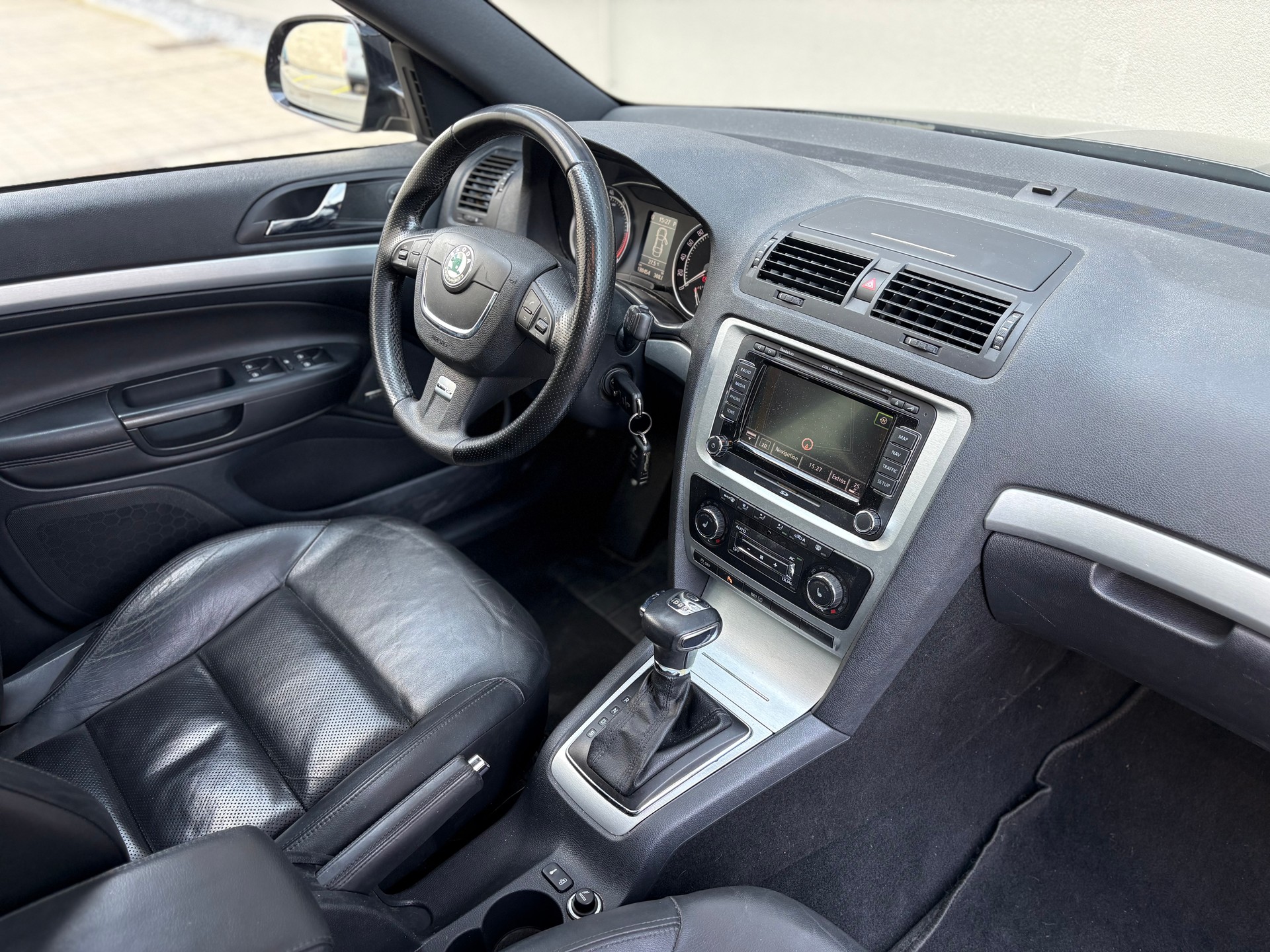 SKODA Octavia Combi 2.0 TSI RS DSG Frisch ab MFK und Service-image-8