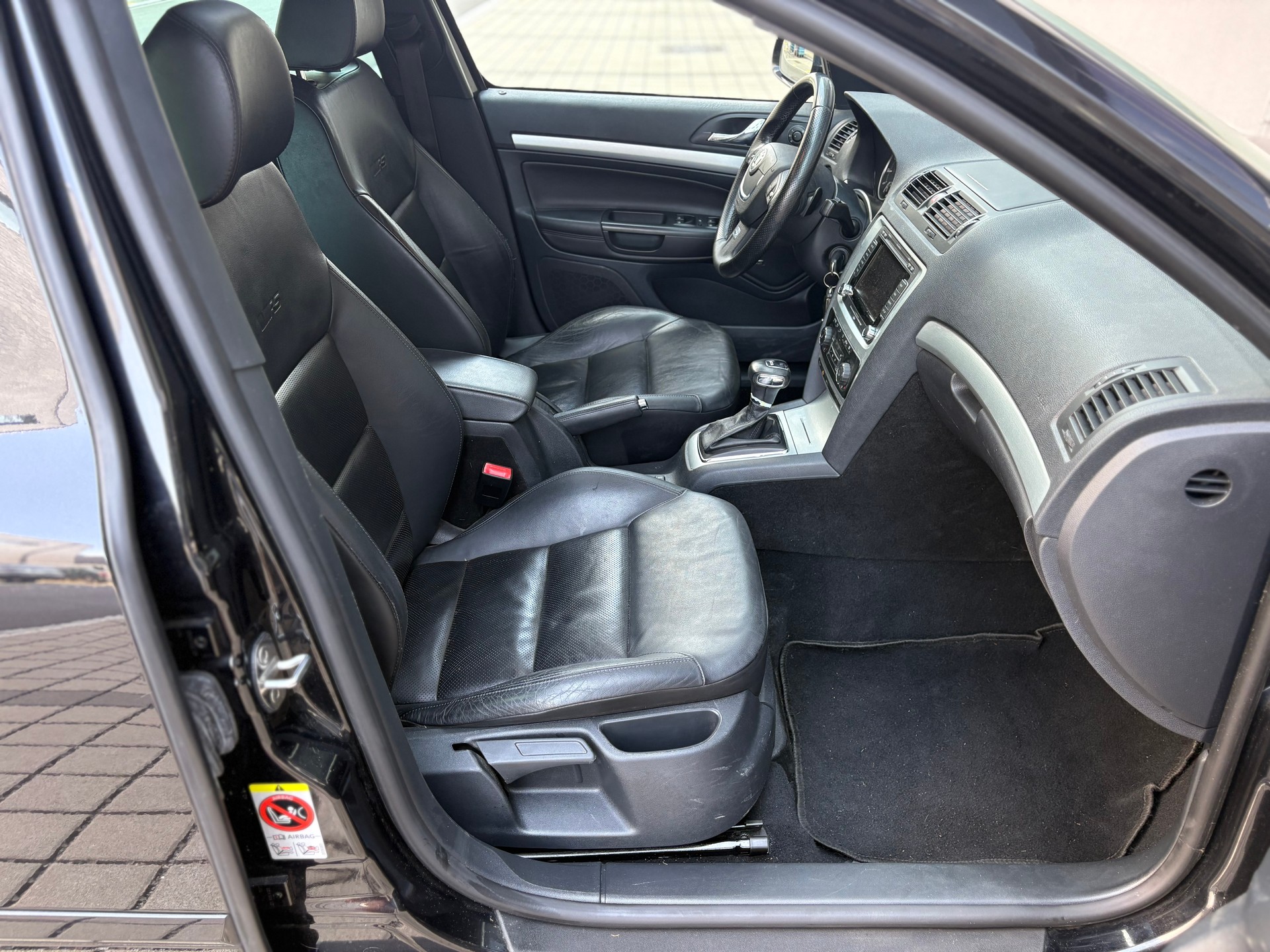 SKODA Octavia Combi 2.0 TSI RS DSG Frisch ab MFK und Service-image-9