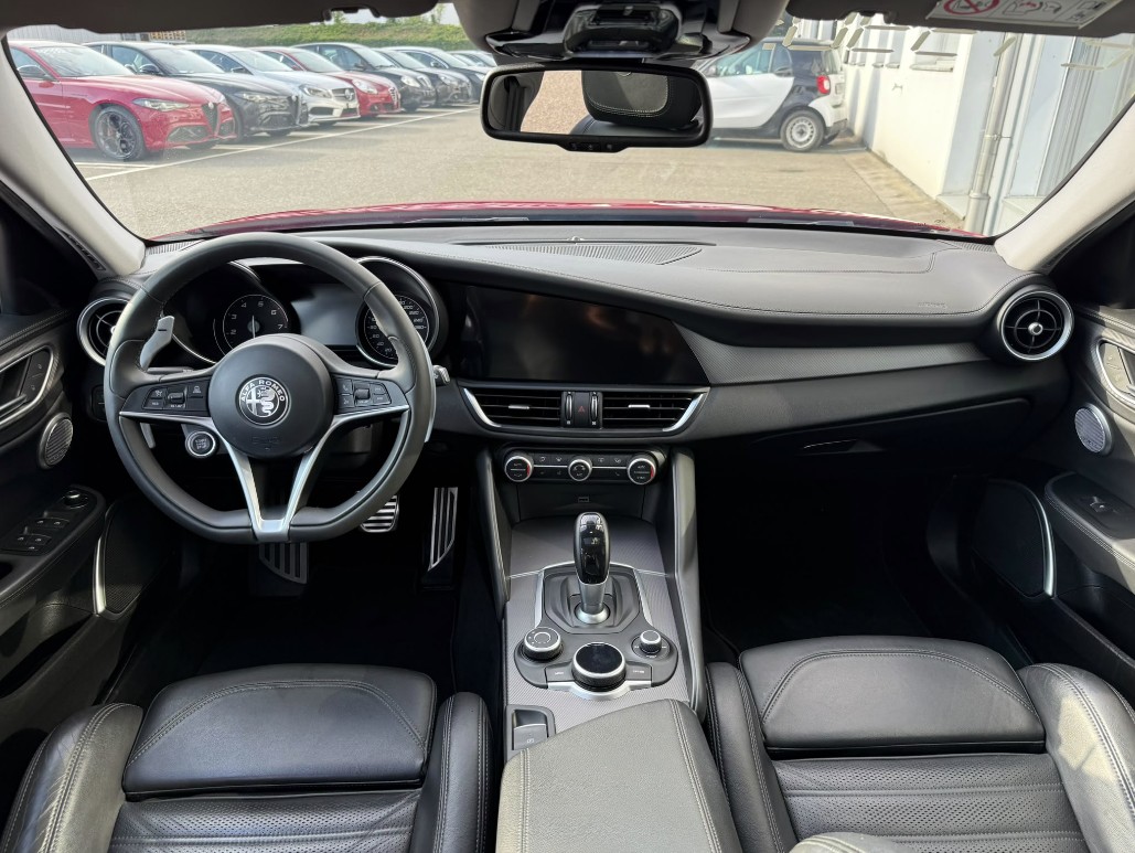 ALFA ROMEO Giulia 2.0 Veloce 280PS Q4 Sky-image-11