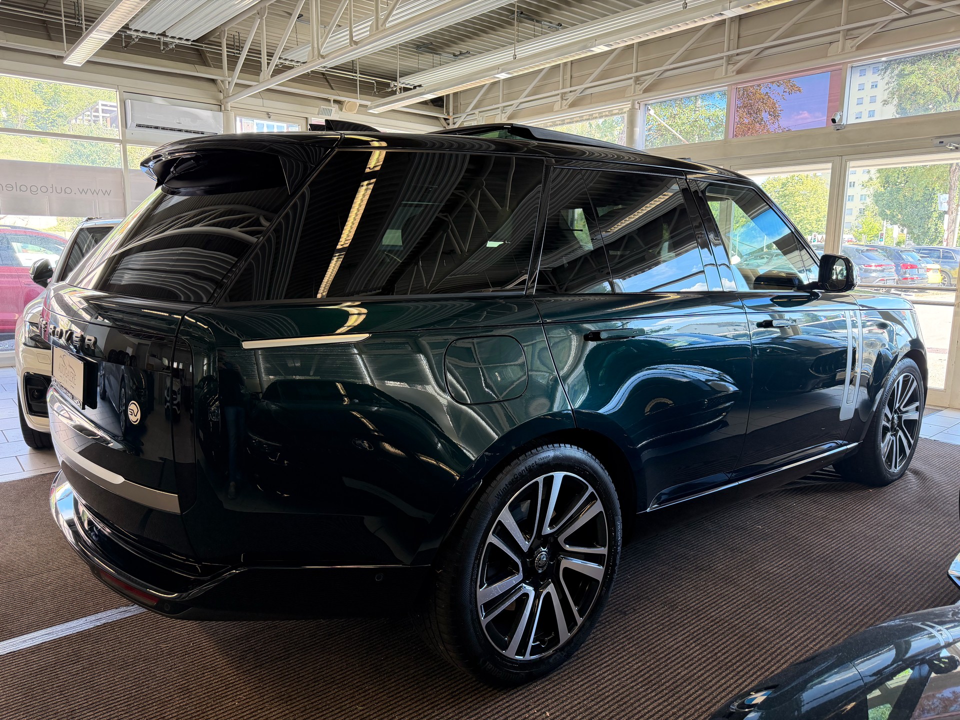 LAND ROVER Range Rover P510e Si6 PHEV *SV* | CH | British Racing | SV Serenity Caraway | Wenge Mosaik | AHK | NP: 245K |-image-32