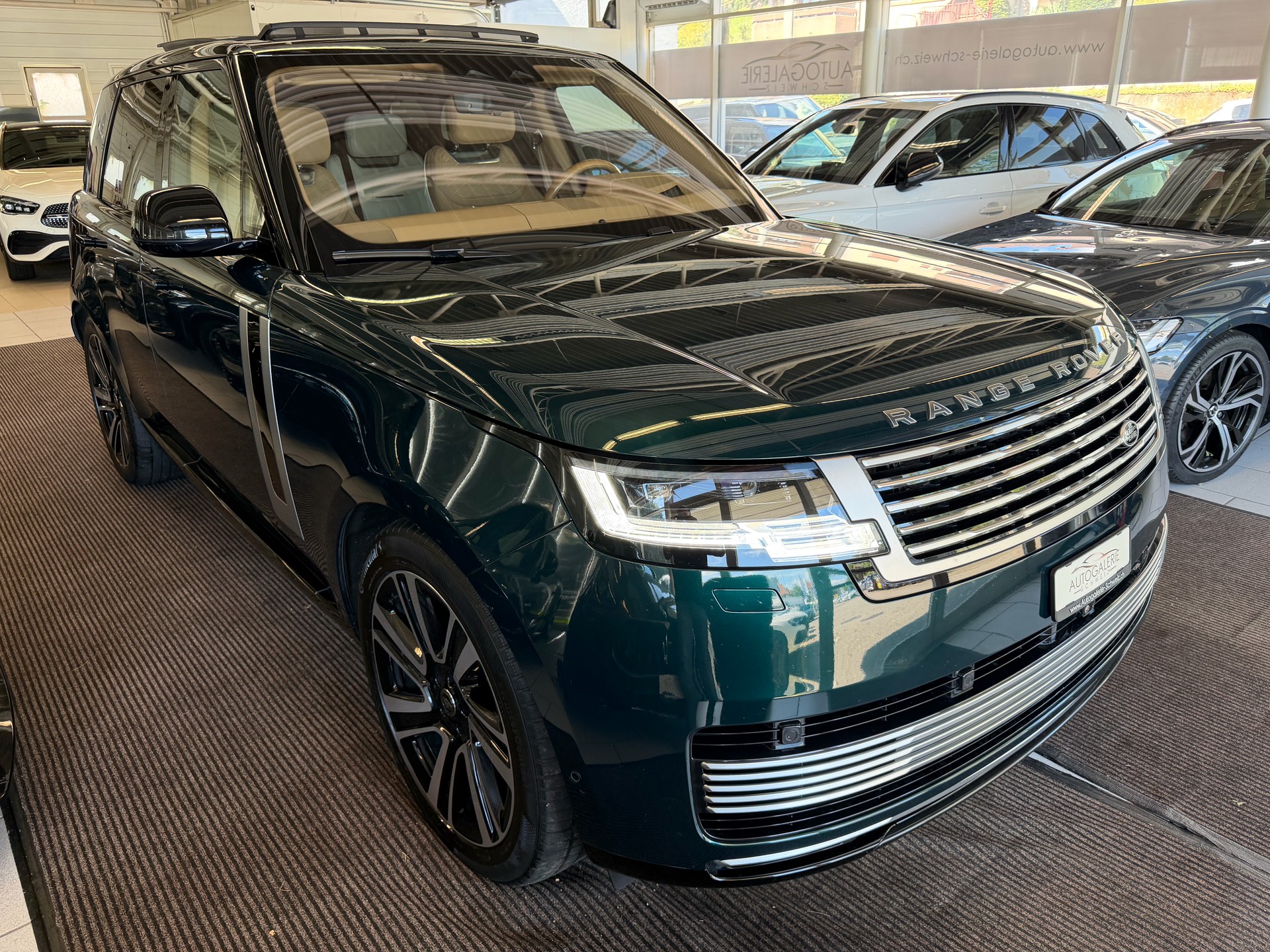 LAND ROVER Range Rover P510e Si6 PHEV *SV* | CH | British Racing | SV Serenity Caraway | Wenge Mosaik | AHK | NP: 245K |-image-40
