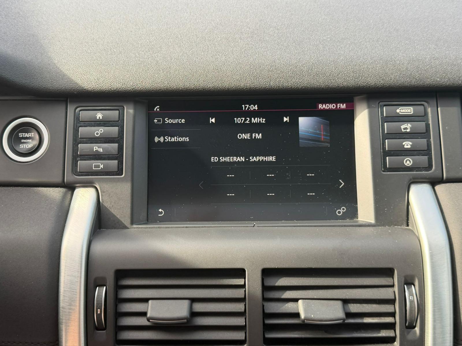 LAND ROVER Discovery Sport 2.0 TD4 HSE AT9-image-24