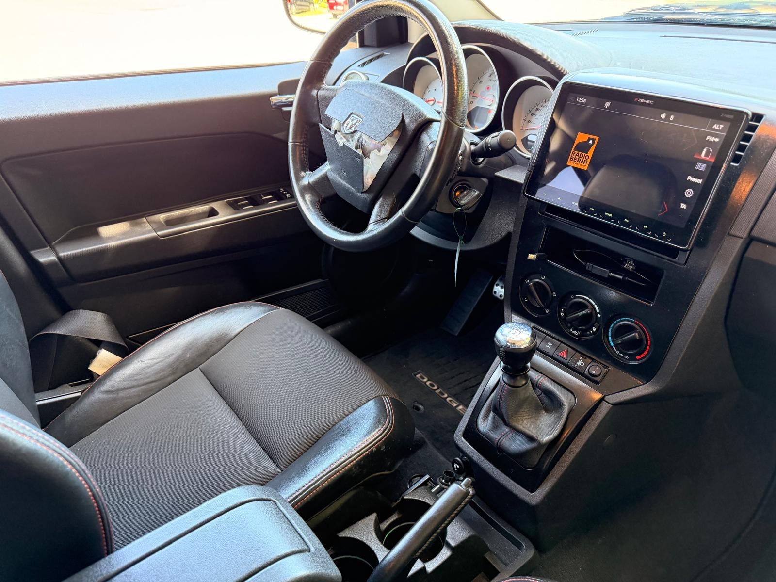 DODGE Caliber 2.4 SRT4-image-12