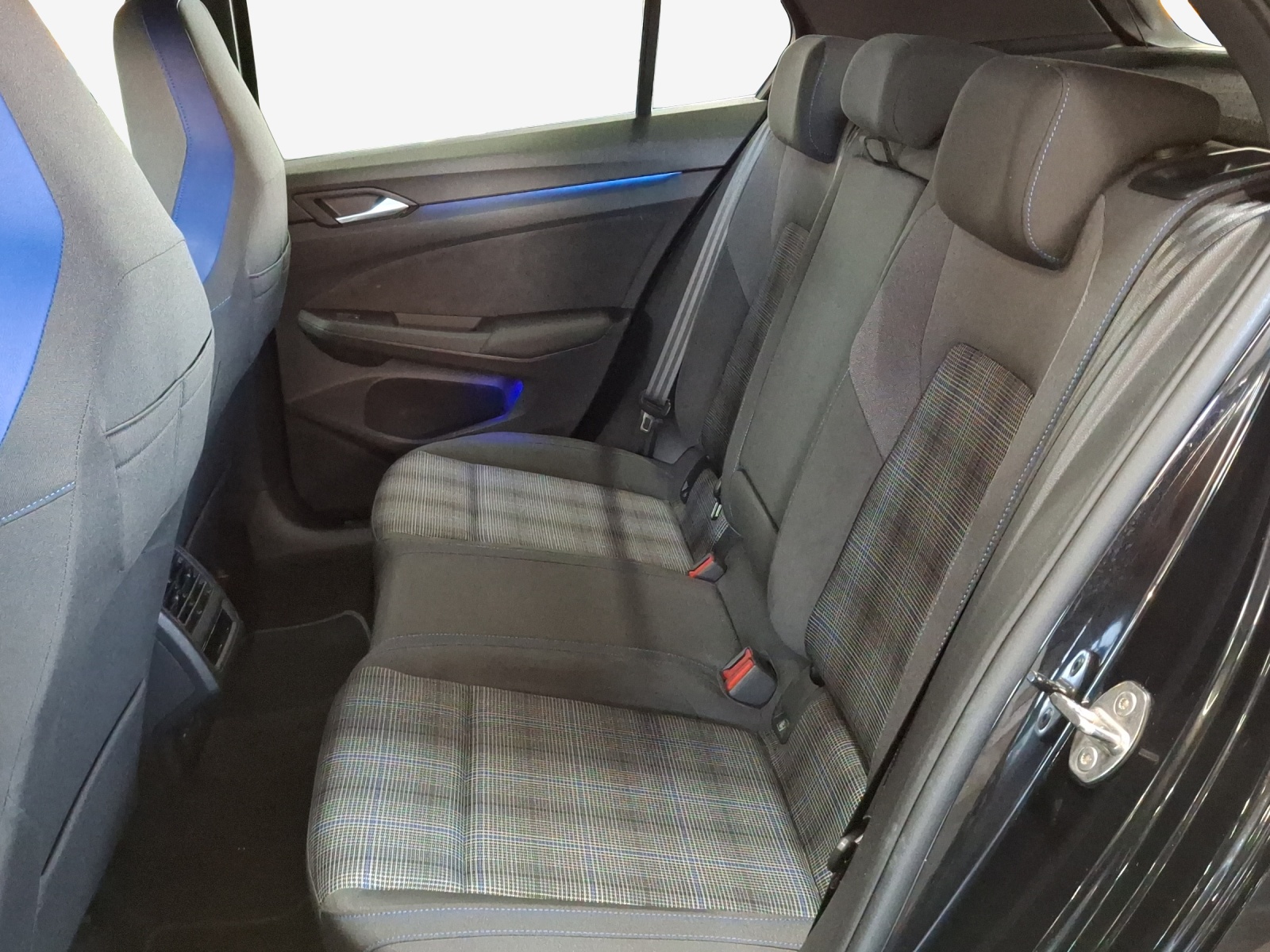 VW Golf 1.4 TSI PHEV GTE-image-12