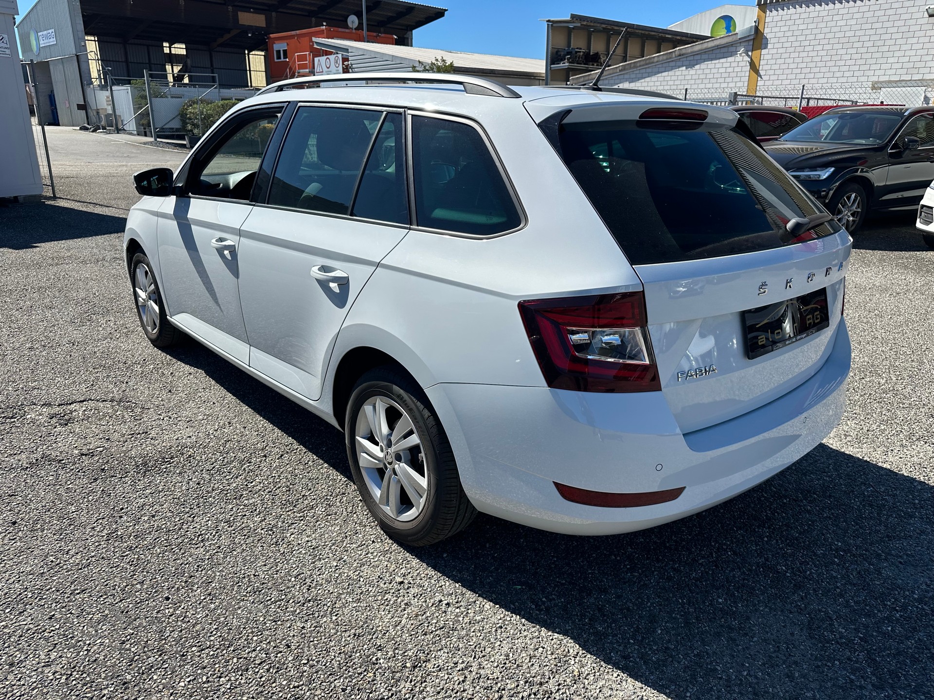 SKODA Fabia Combi 1.0 TSI Ambition-image-6