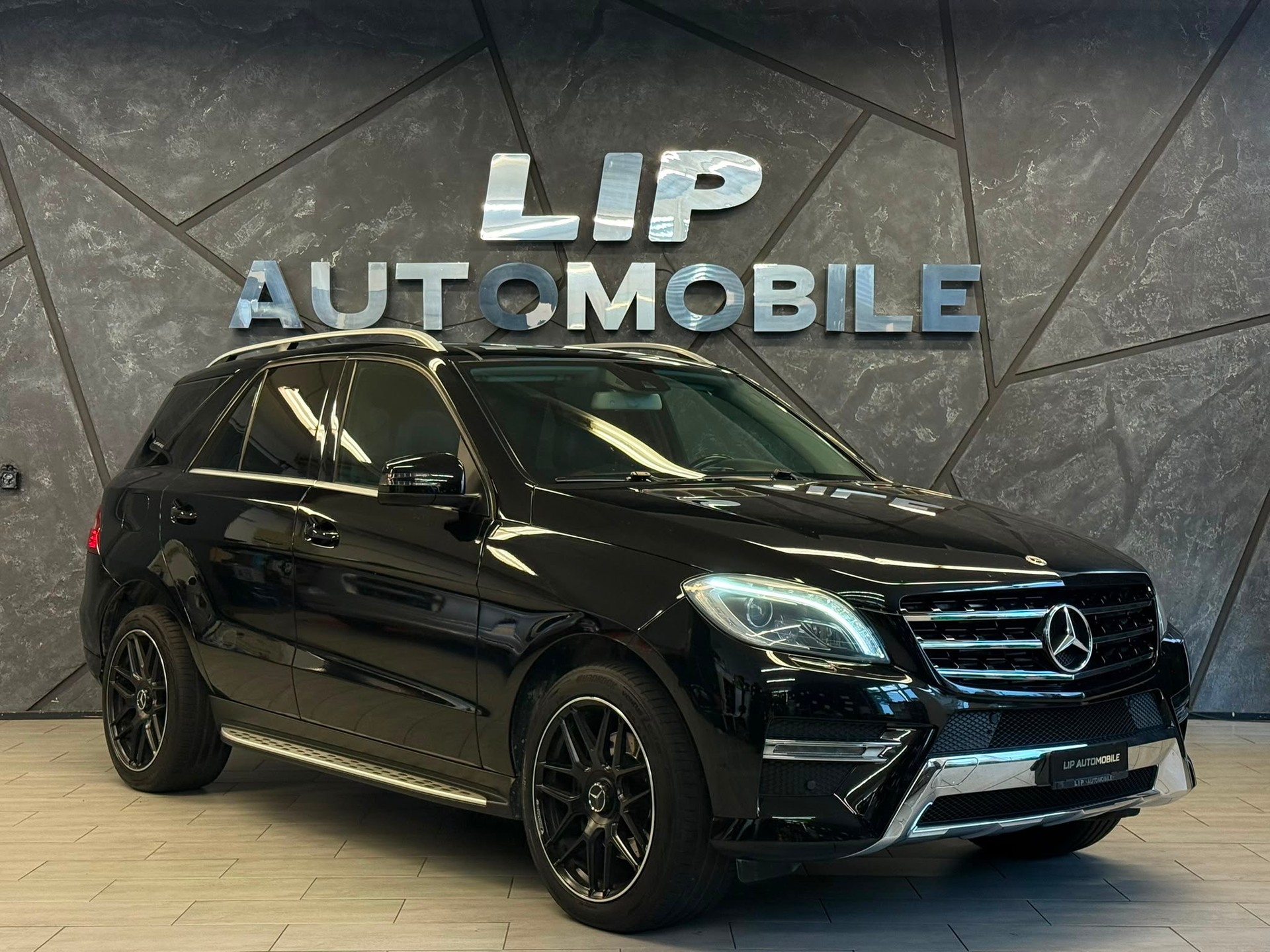MERCEDES-BENZ ML 350 BlueTEC 4Matic 7G-Tronic-showroom-element-2