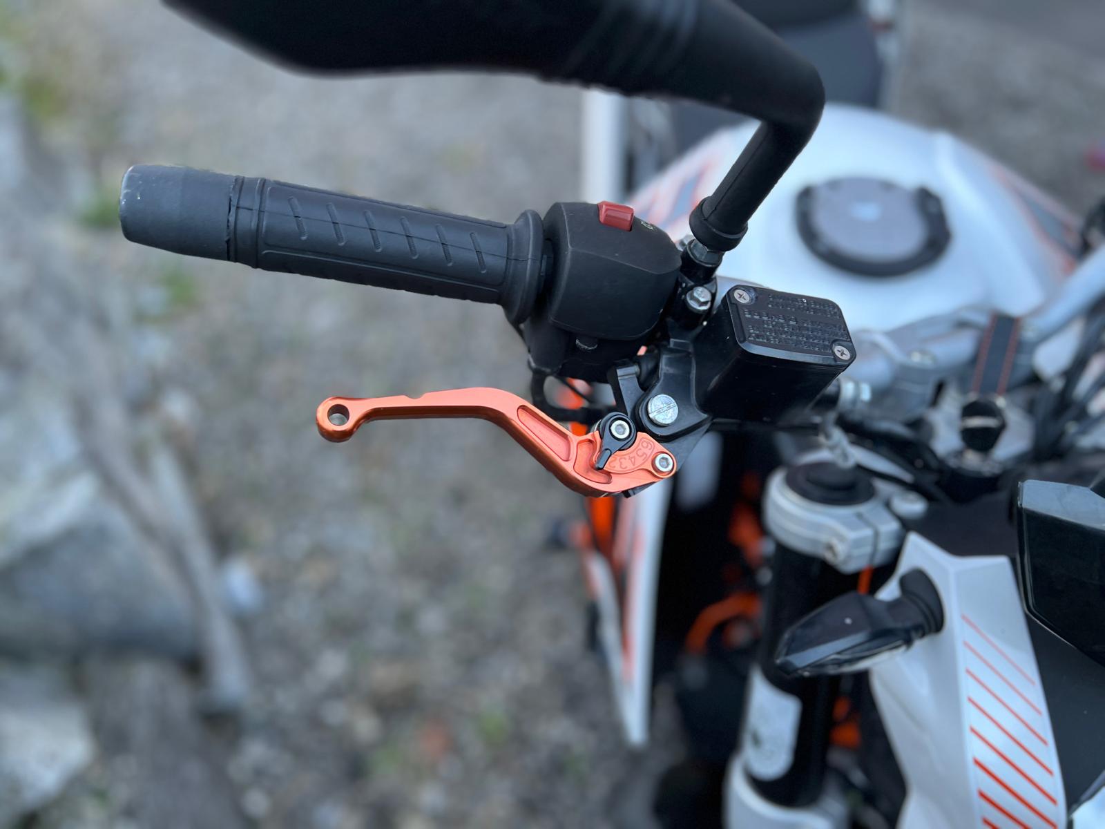 KTM 390 Duke ABS mit Remus Auspuff und beheizten Griffen-image-3
