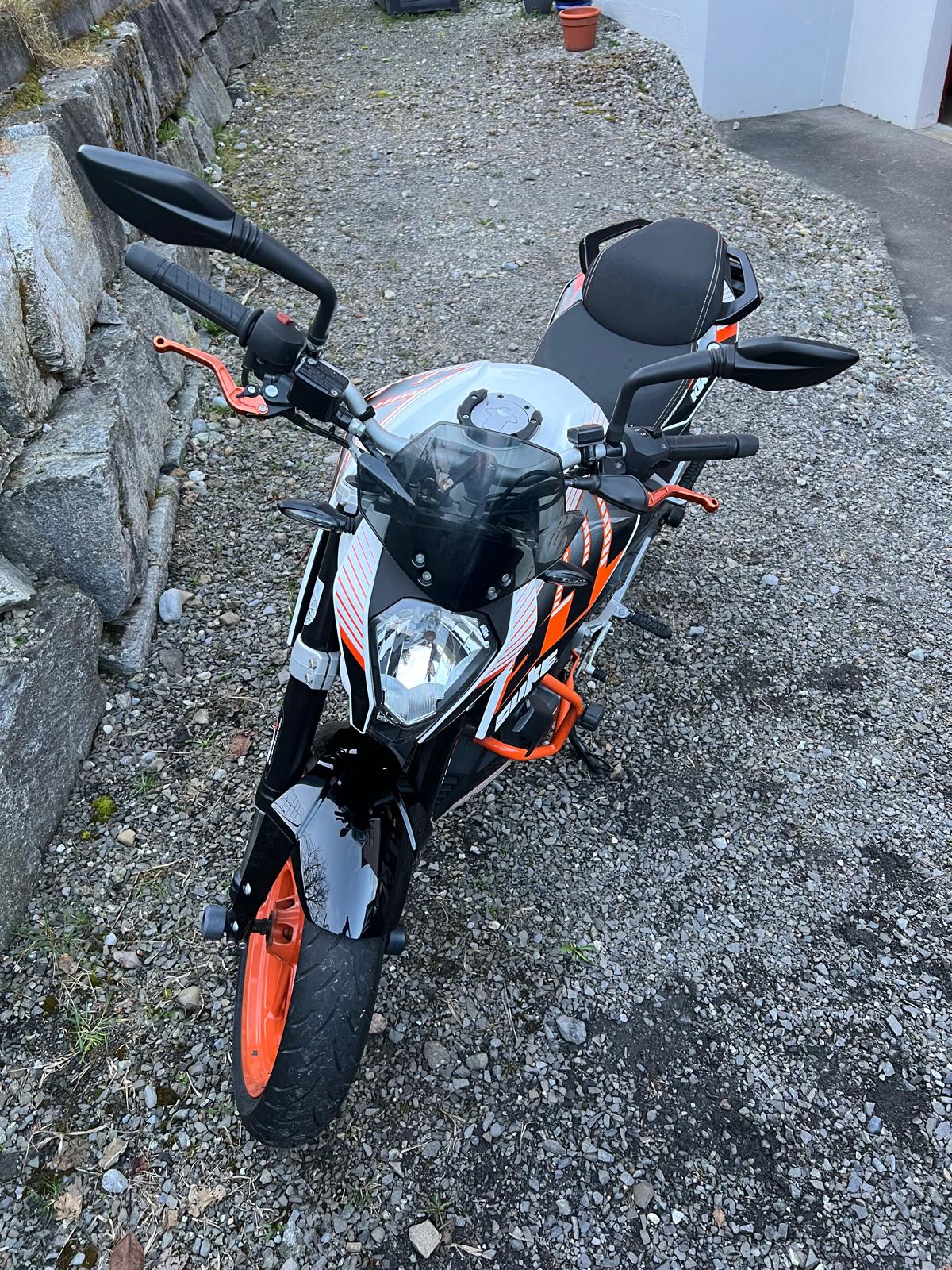 KTM 390 Duke ABS mit Remus Auspuff und beheizten Griffen-image-4