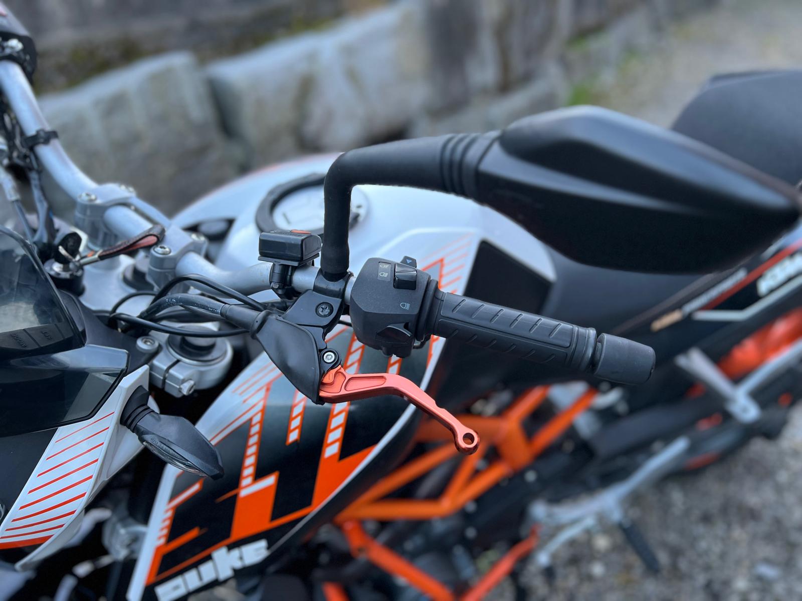KTM 390 Duke ABS mit Remus Auspuff und beheizten Griffen-image-0