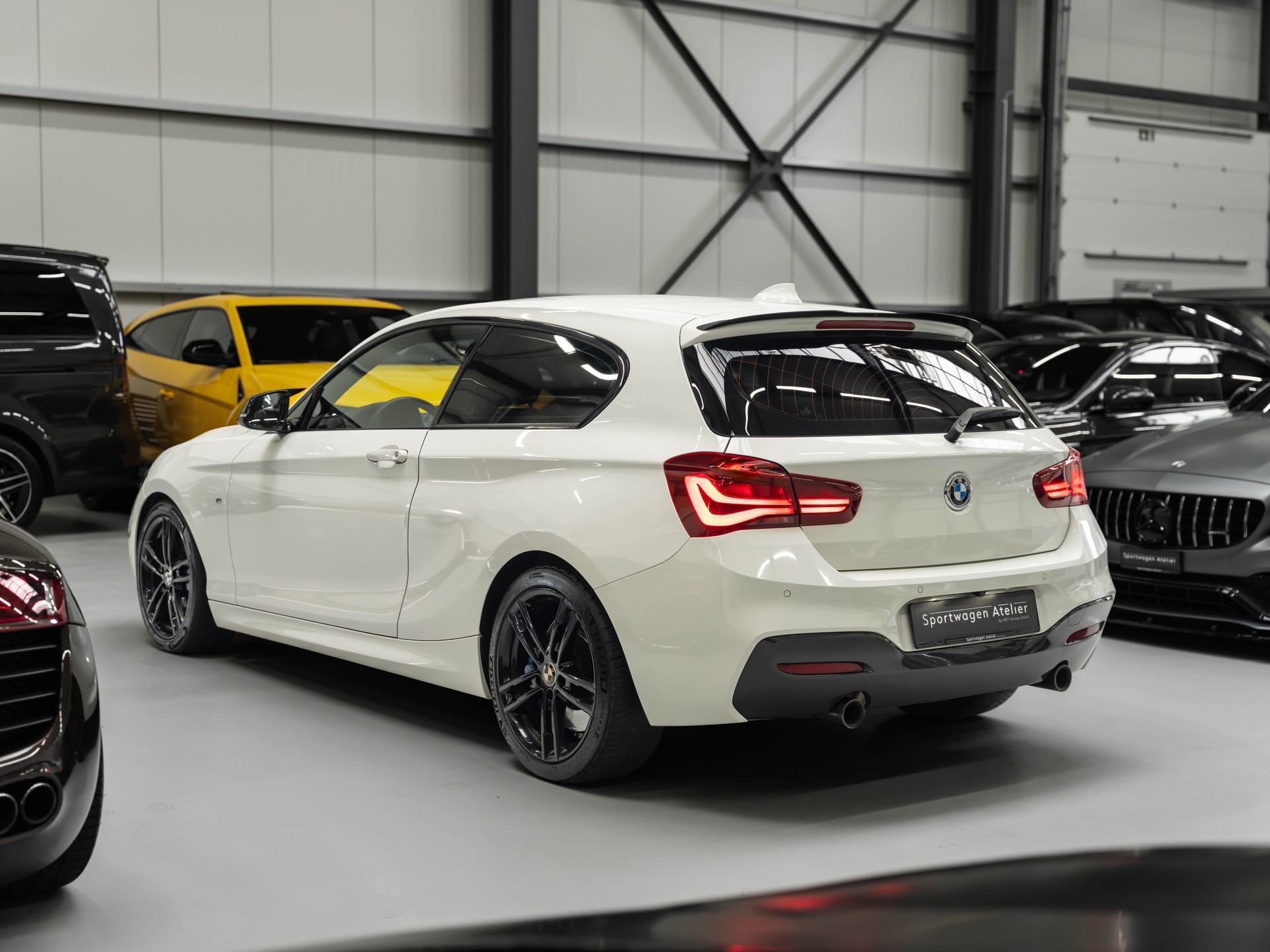 BMW M140i xDrive Steptronic-showroom-element-1
