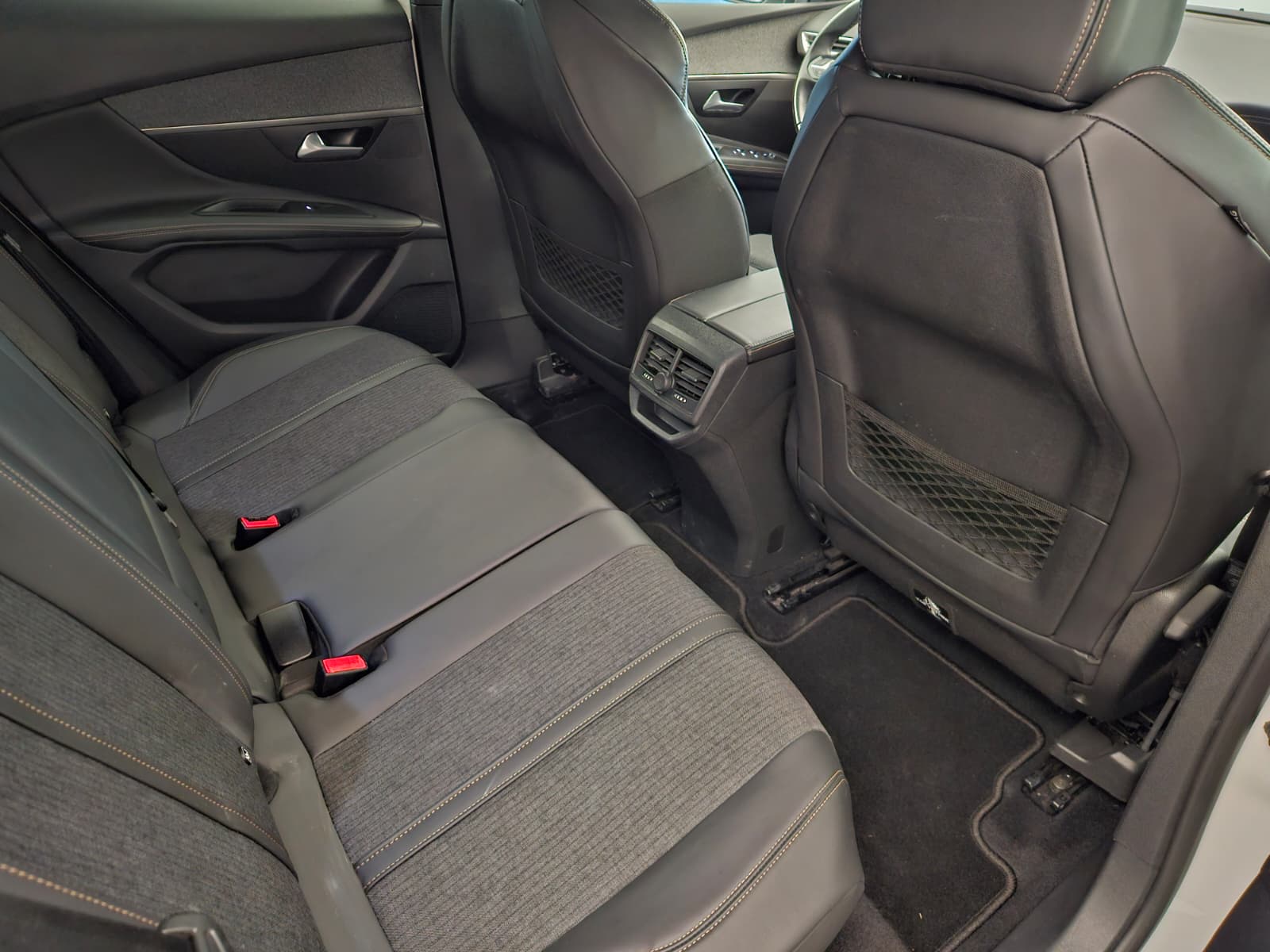 PEUGEOT 3008 1.5 BlueHDi GT Line EAT-image-13